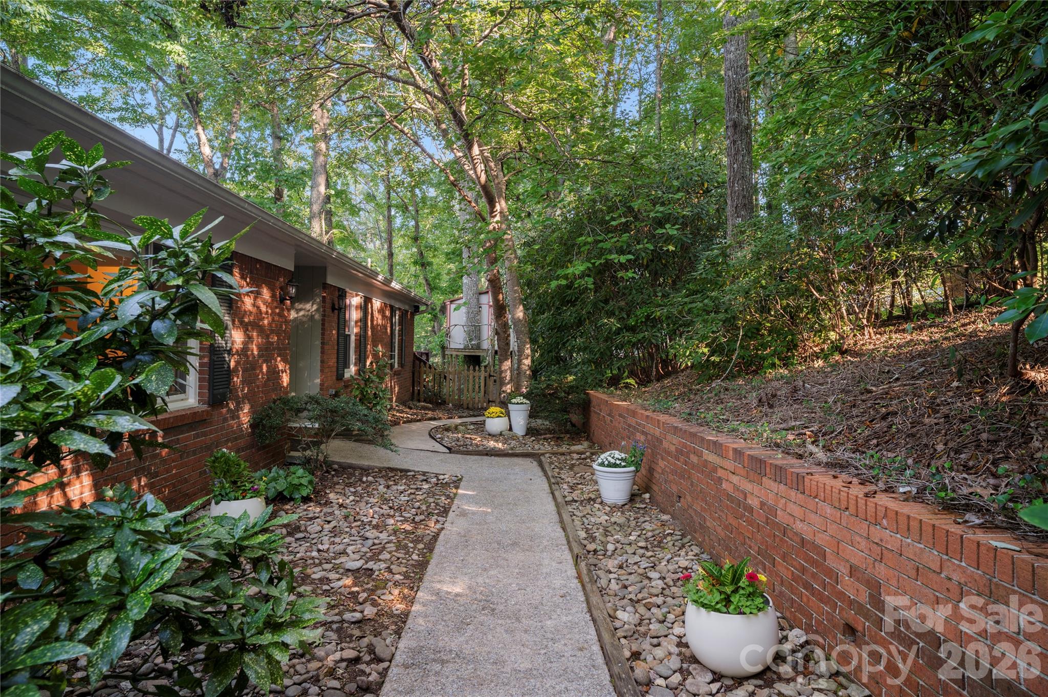 Single Family Residence at 8 Galax Lane, Hendersonville, photo 6 of 48