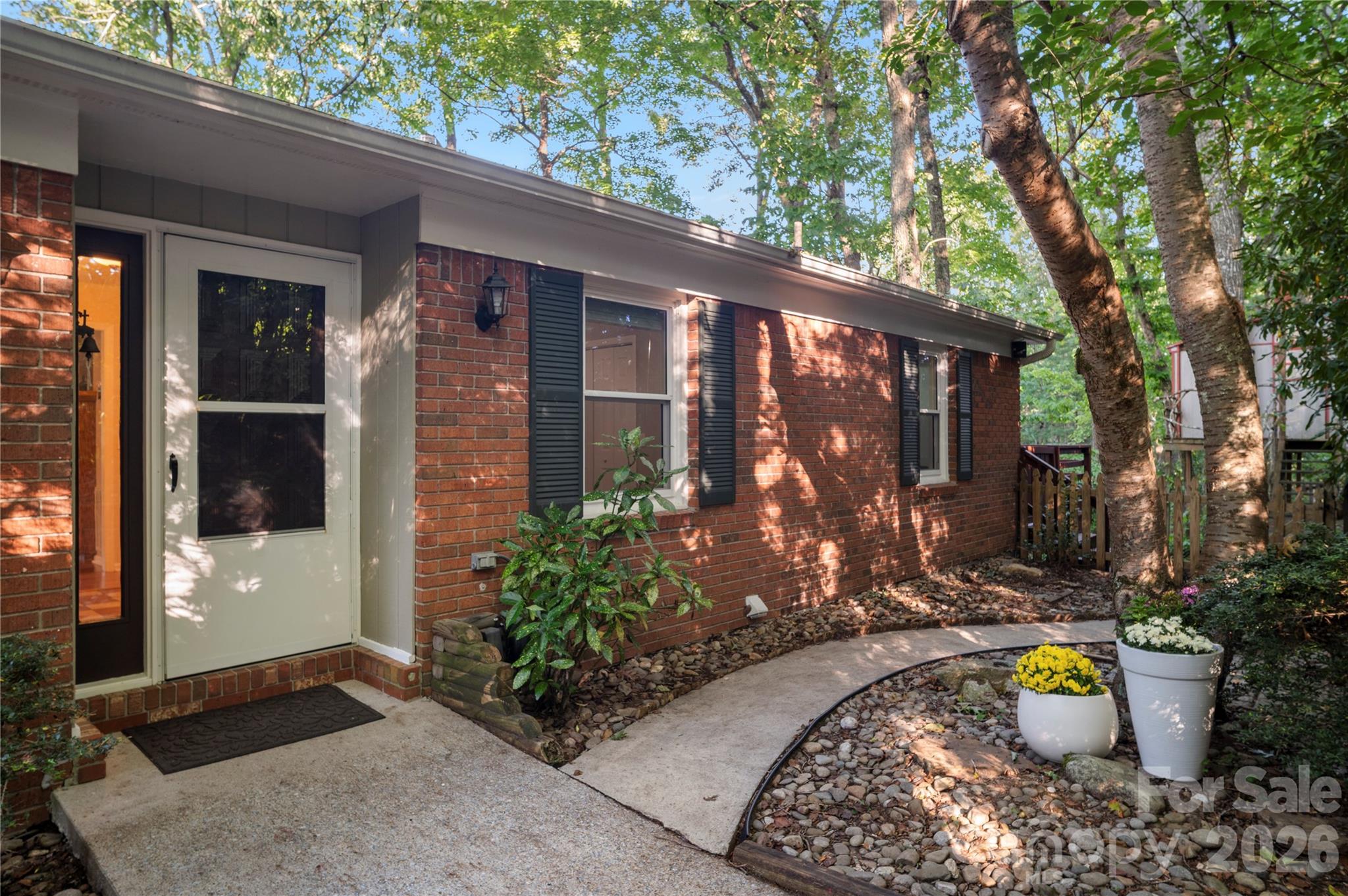 Single Family Residence at 8 Galax Lane, Hendersonville, photo 7 of 48