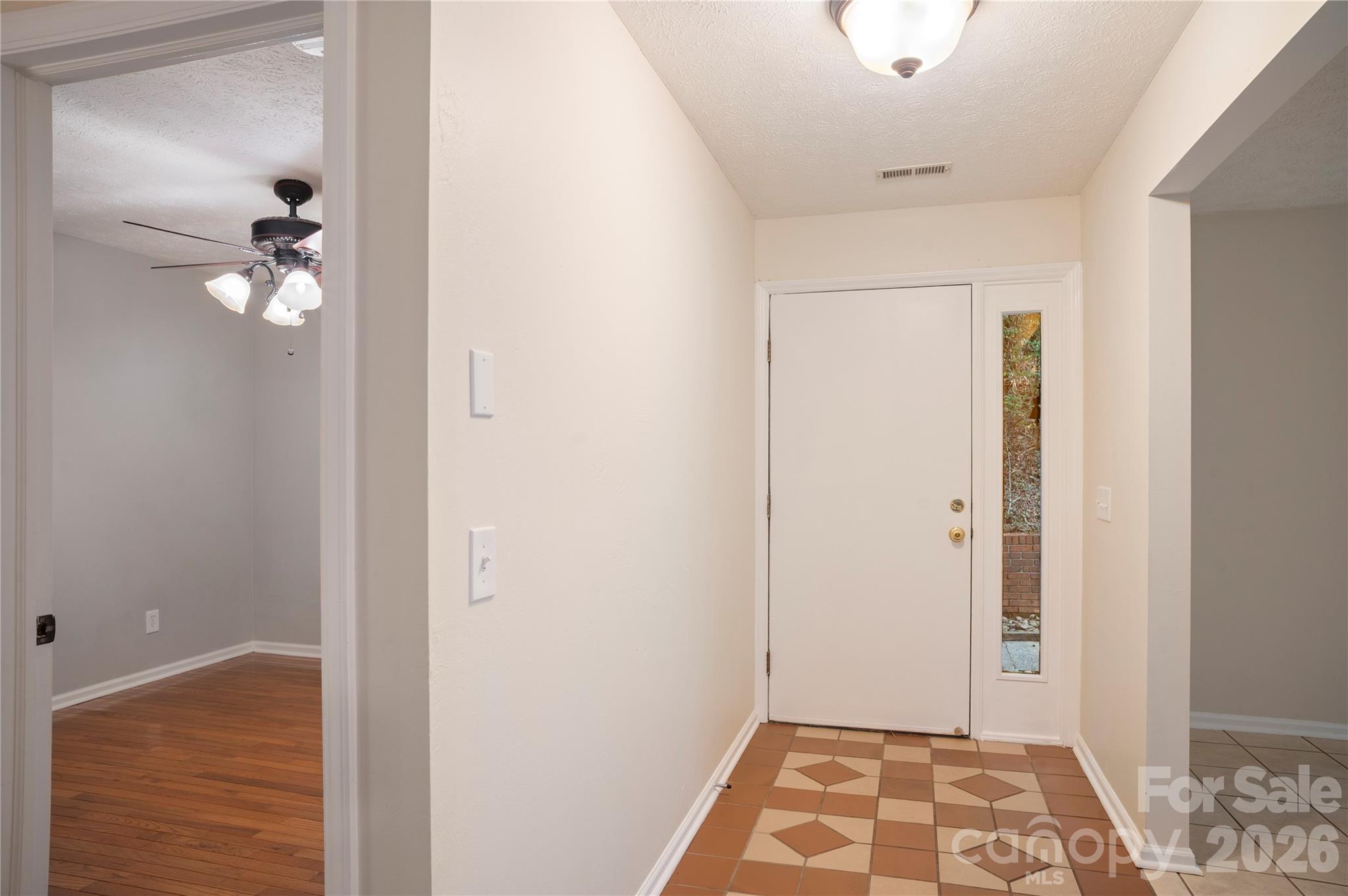 Single Family Residence at 8 Galax Lane, Hendersonville, photo 22 of 48