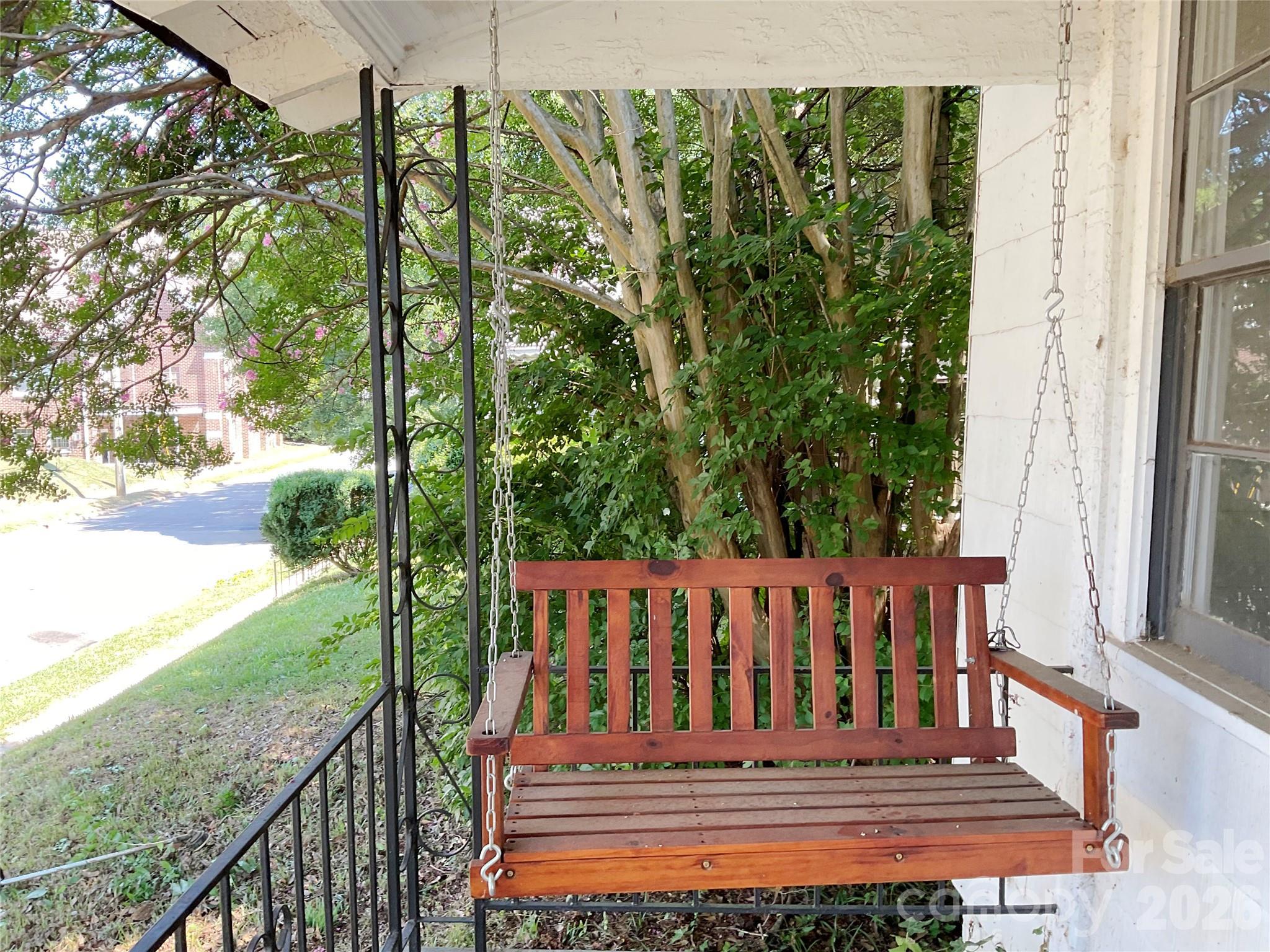 Single Family Residence at 208 S Ransom Street, Gastonia, photo 2 of 16