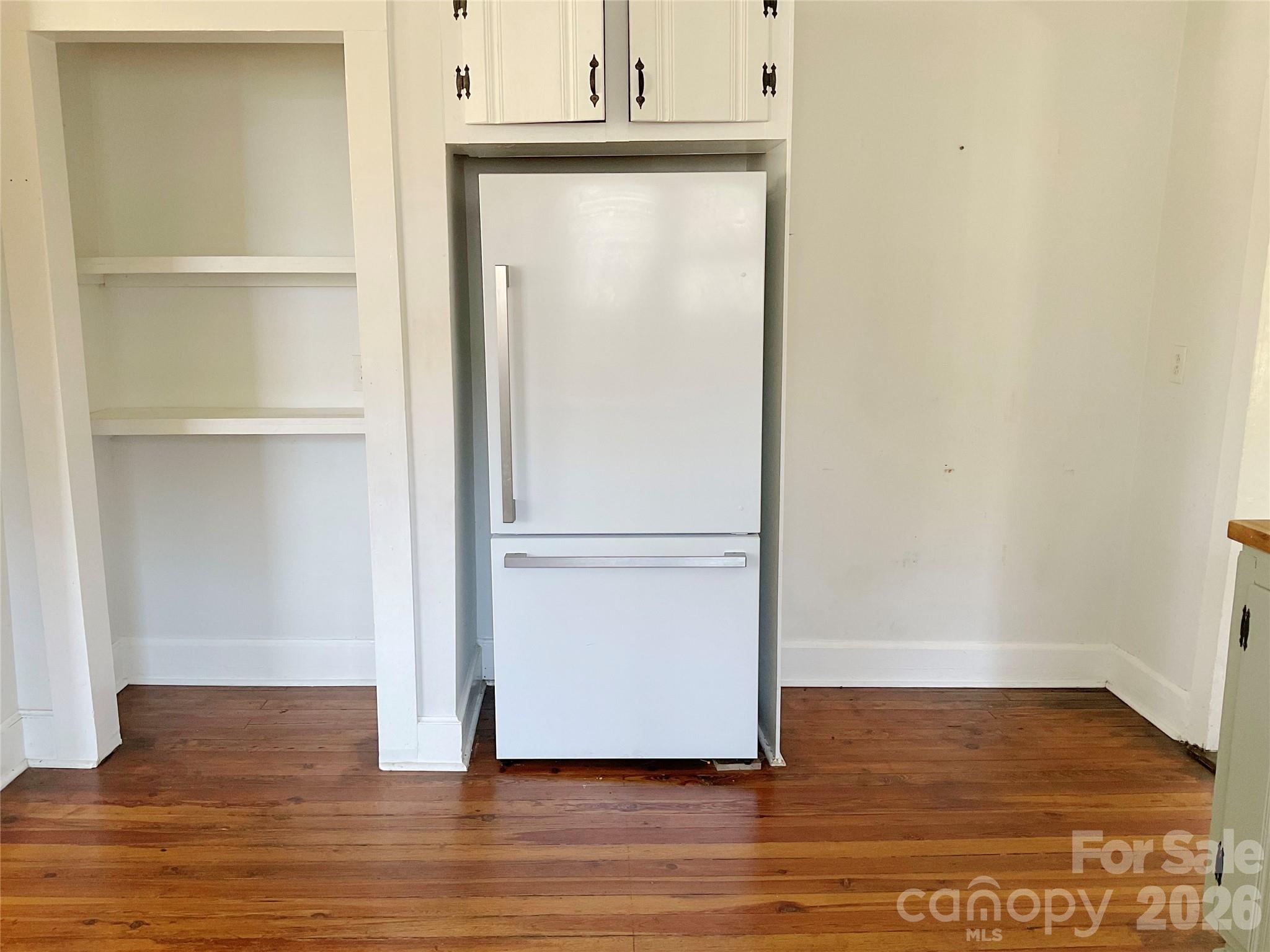 Single Family Residence at 208 S Ransom Street, Gastonia, photo 7 of 16