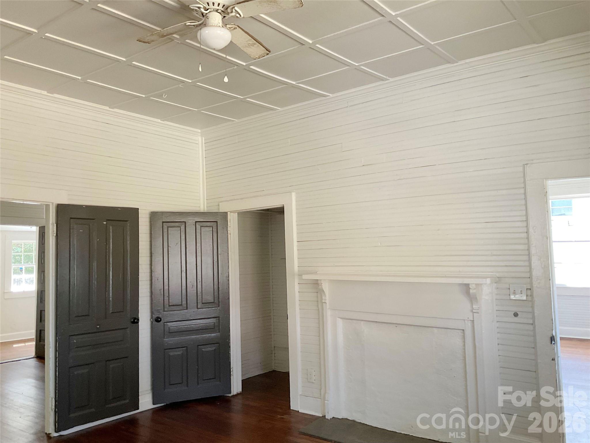 Single Family Residence at 208 S Ransom Street, Gastonia, photo 10 of 16
