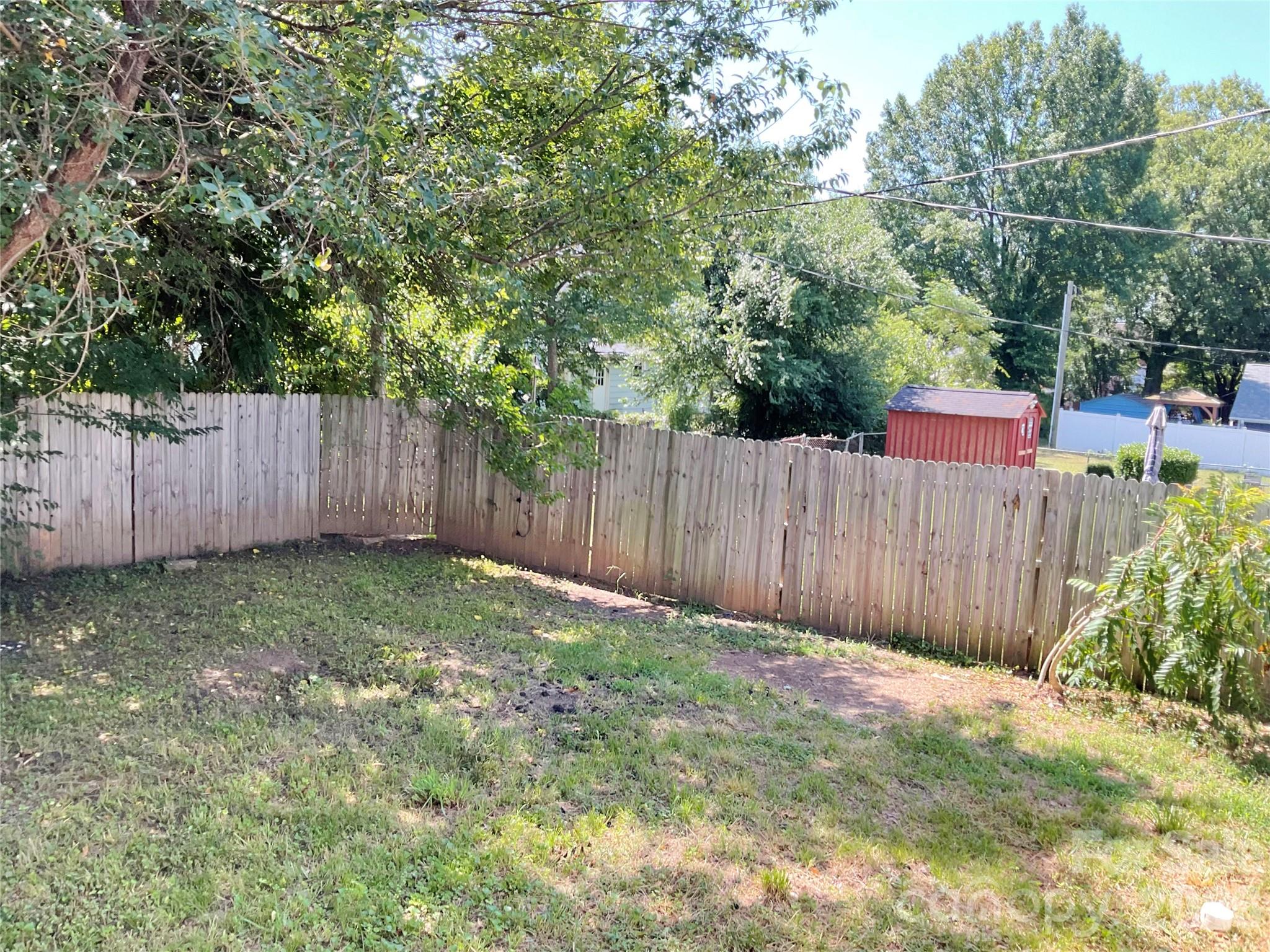 Single Family Residence at 208 S Ransom Street, Gastonia, photo 11 of 16