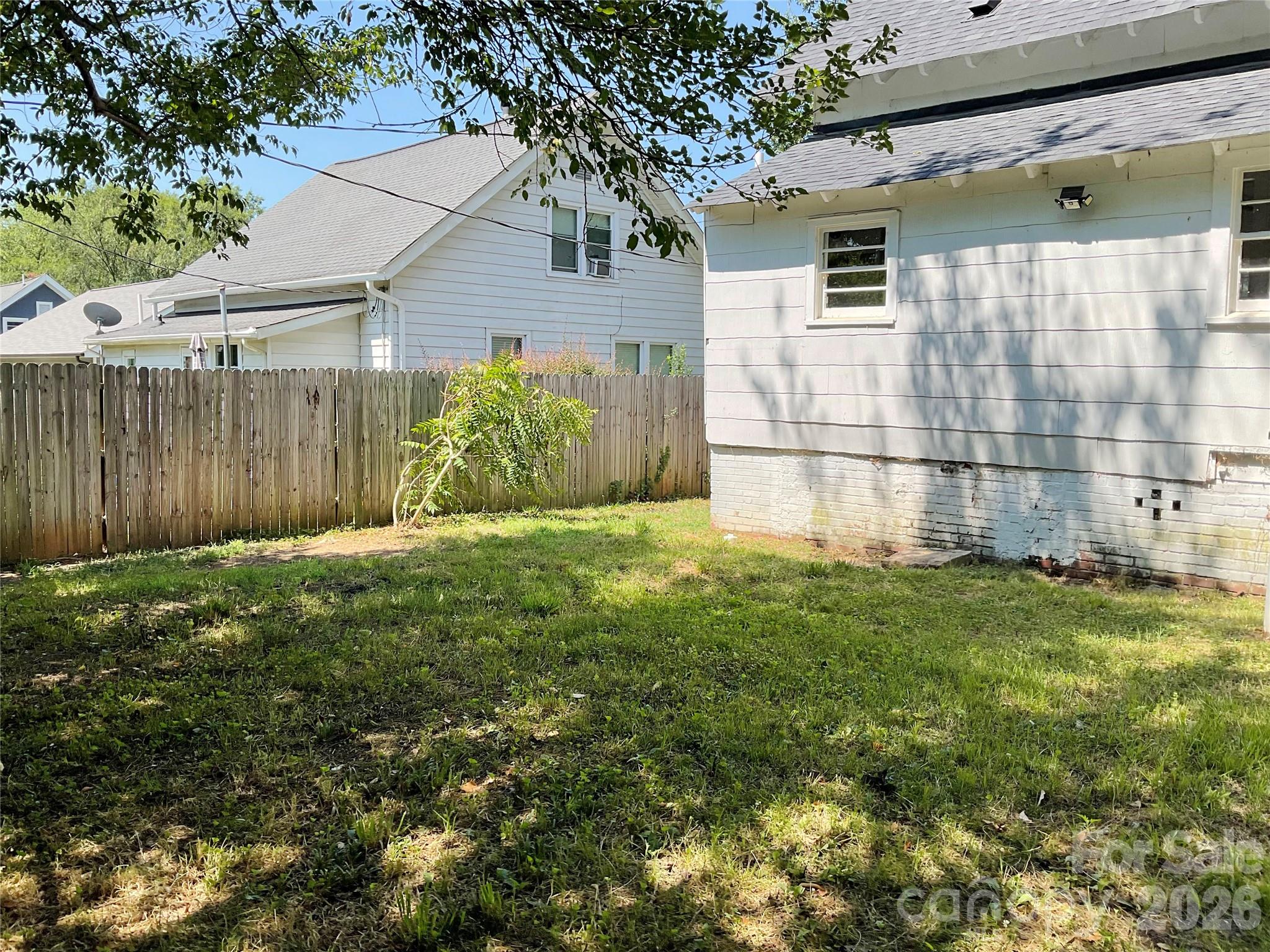 Single Family Residence at 208 S Ransom Street, Gastonia, photo 12 of 16