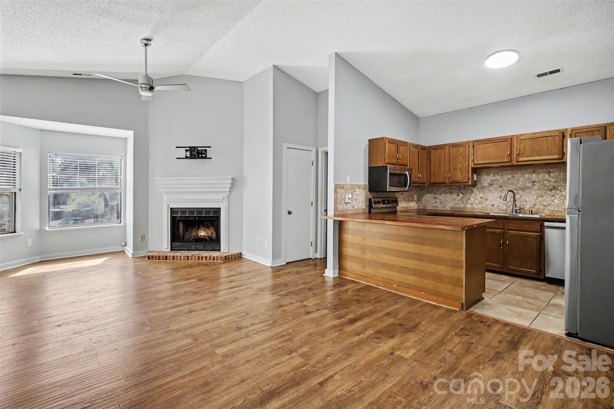 Front Door Entry - 4130 Charlotte Highway, Clover