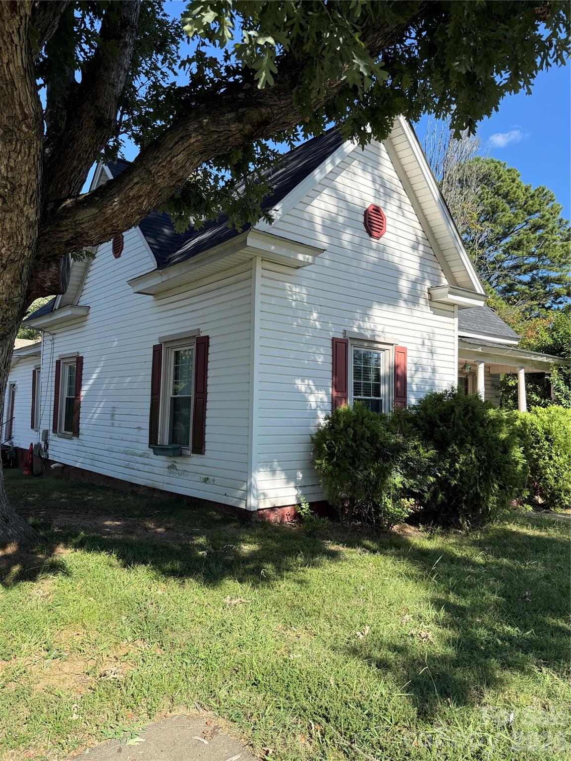 Single Family Residence at 261 W Iredell Avenue, Mooresville, photo 32 of 34