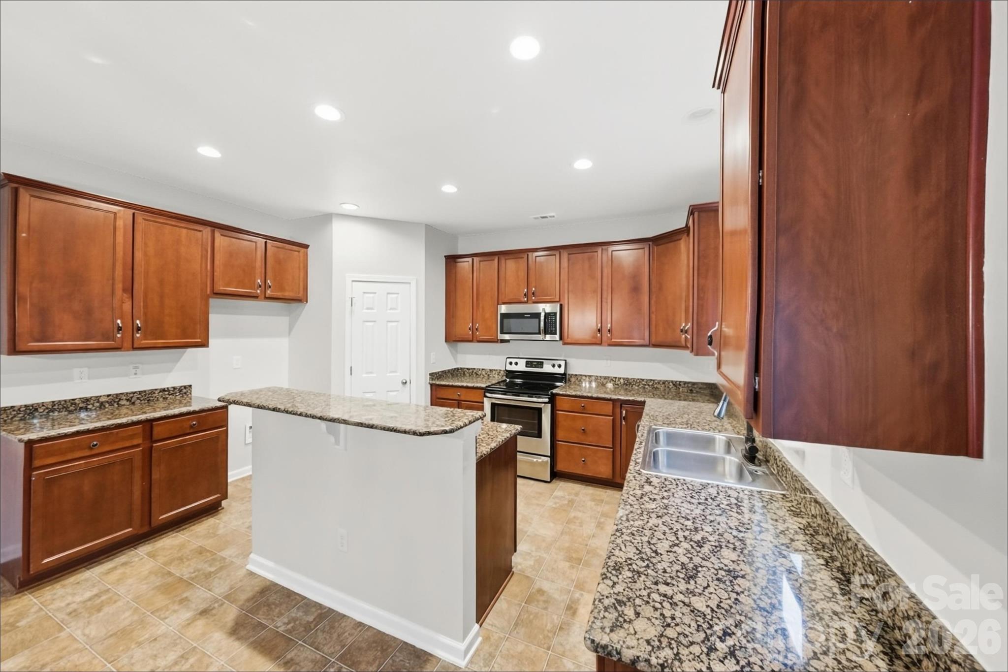 Single Family Residence at 3041 Kilbeggan Drive, Clover, photo 6 of 20