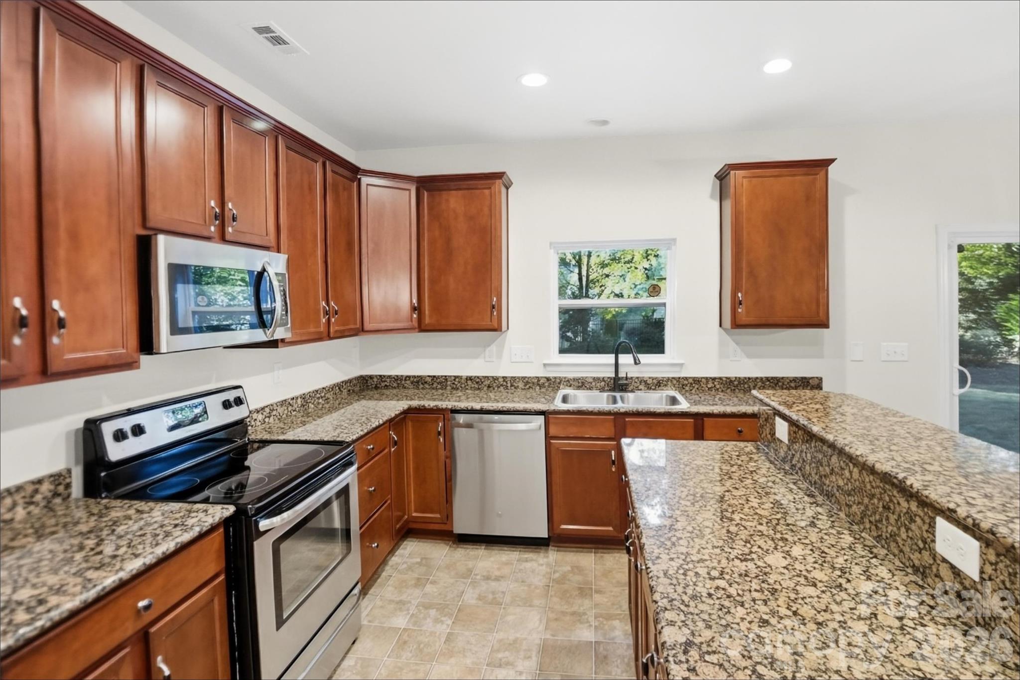 Single Family Residence at 3041 Kilbeggan Drive, Clover, photo 8 of 20