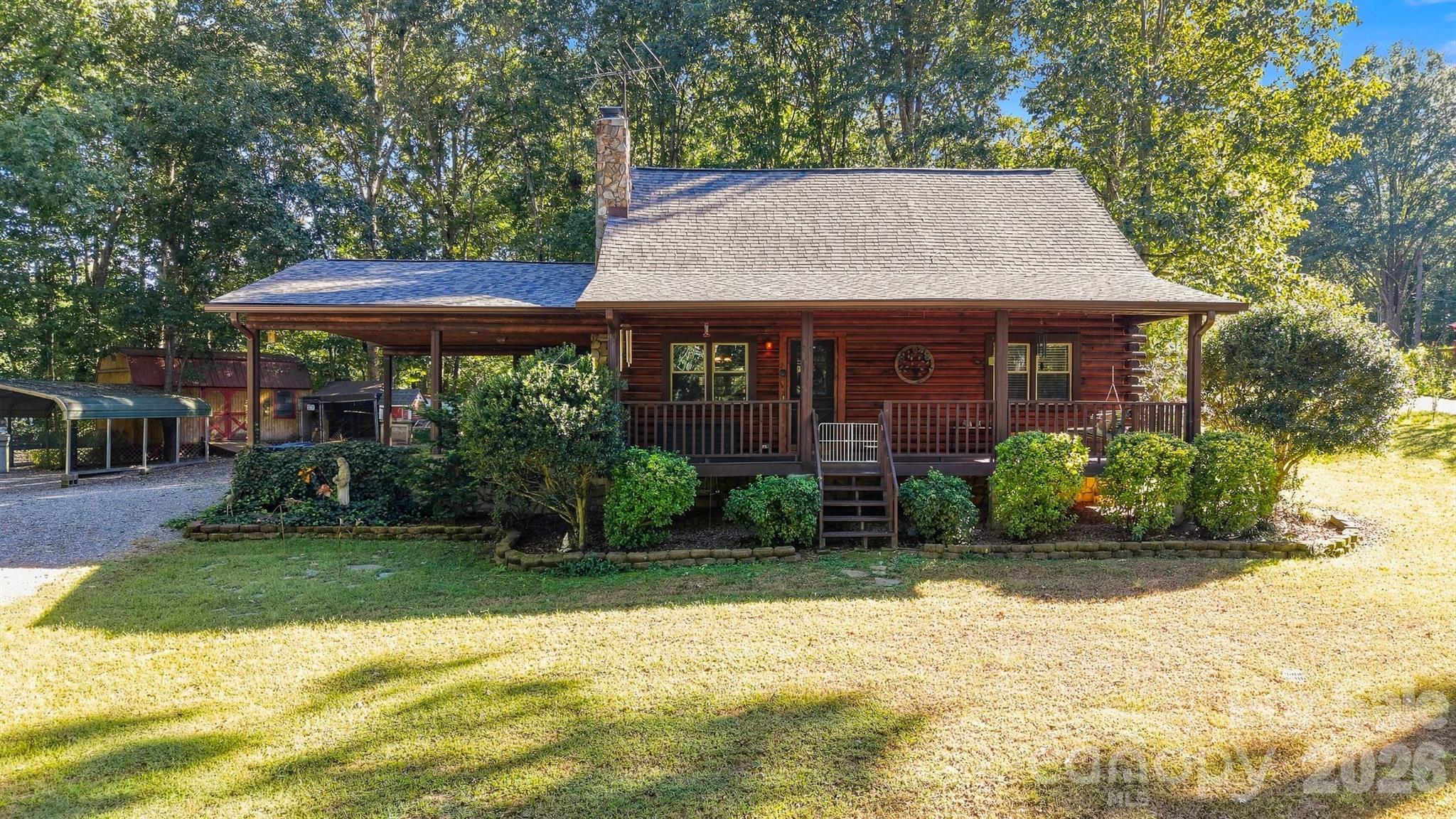 Single Family Residence at 306 Chickasaw Trail, Maiden, photo 2 of 45
