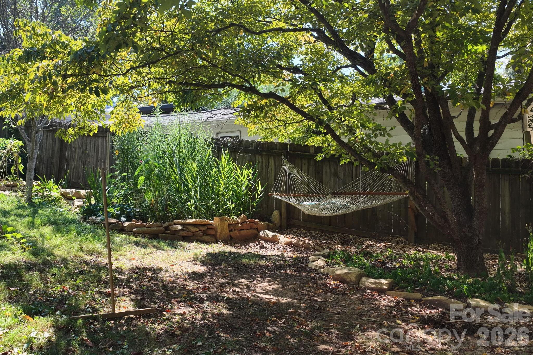 Relaxing Shade Tree - 201 Logan Avenue, Asheville