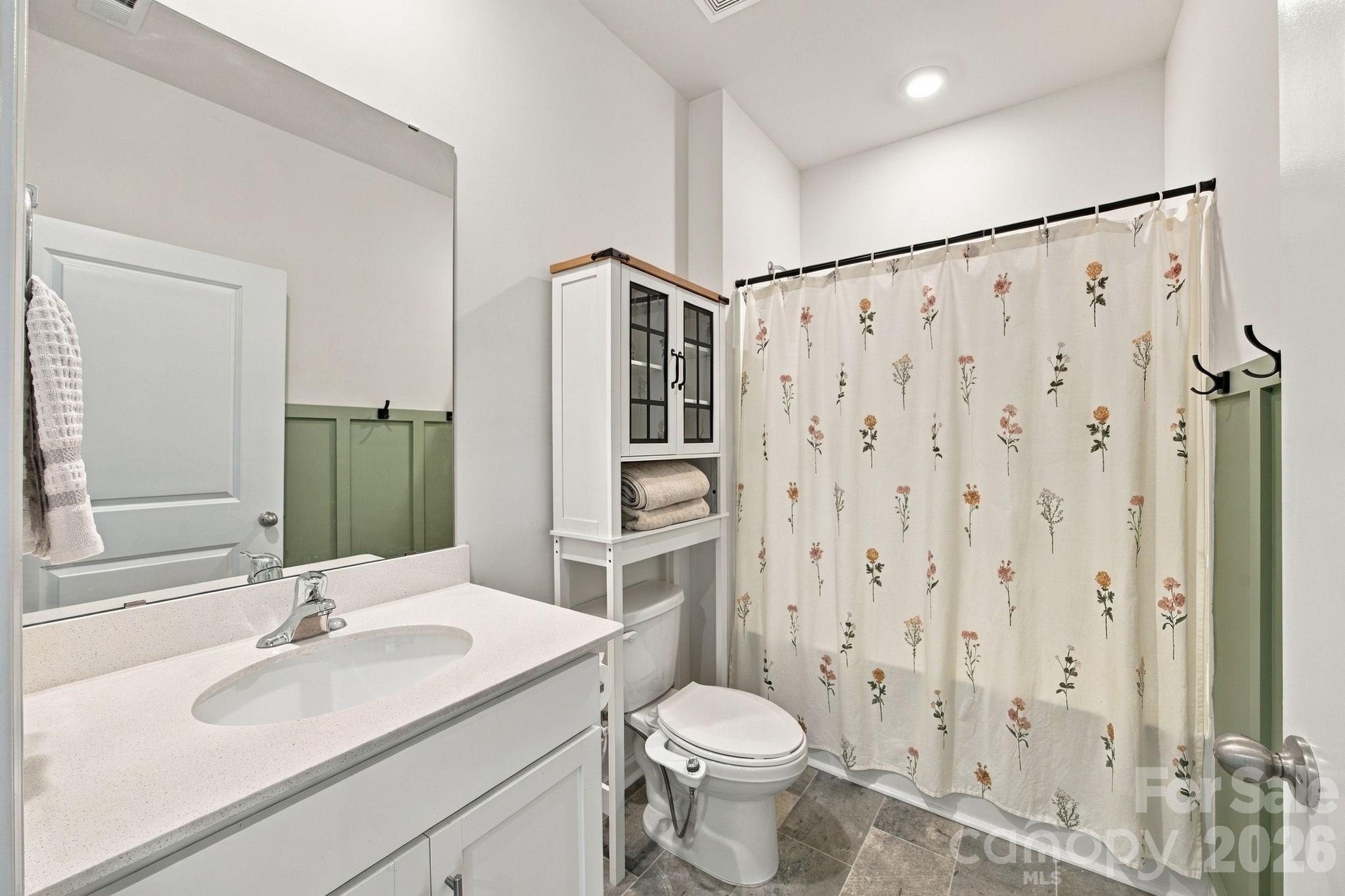 Single Family Residence at 107 Meadow View Drive, Statesville, photo 6 of 34