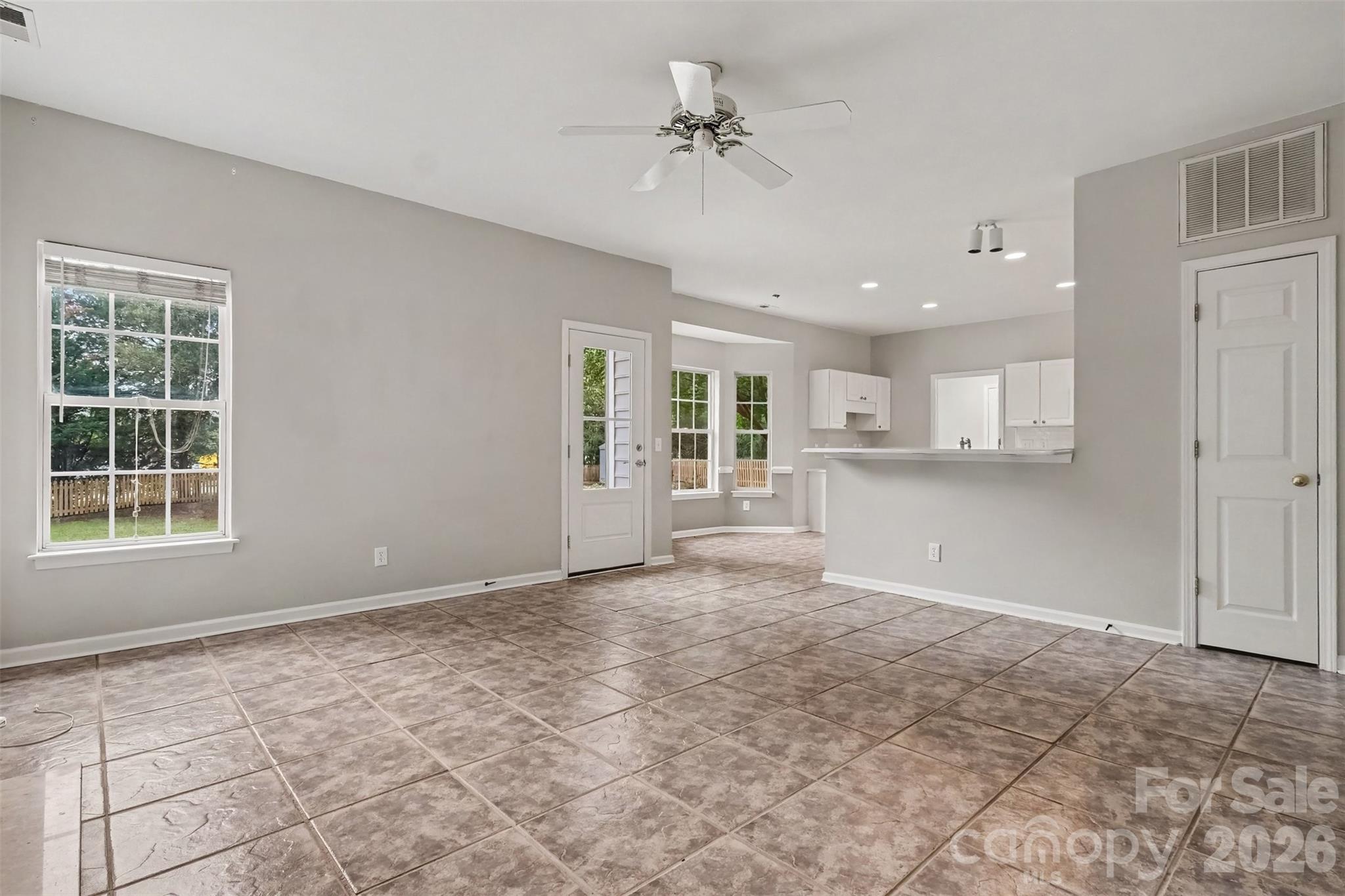 Single Family Residence at 1372 Yorkshire Place NW, Concord, photo 11 of 35