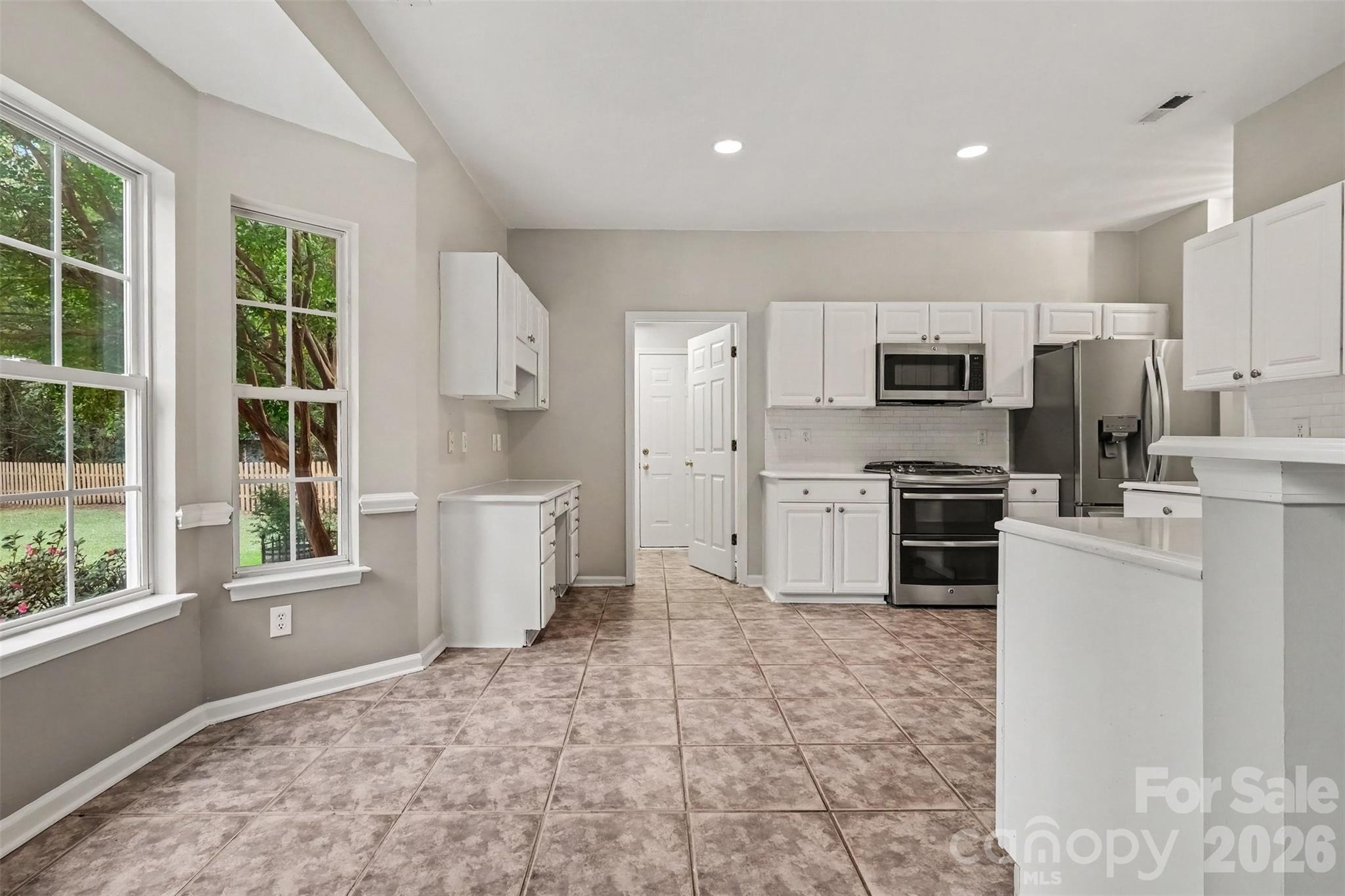 Single Family Residence at 1372 Yorkshire Place NW, Concord, photo 12 of 35