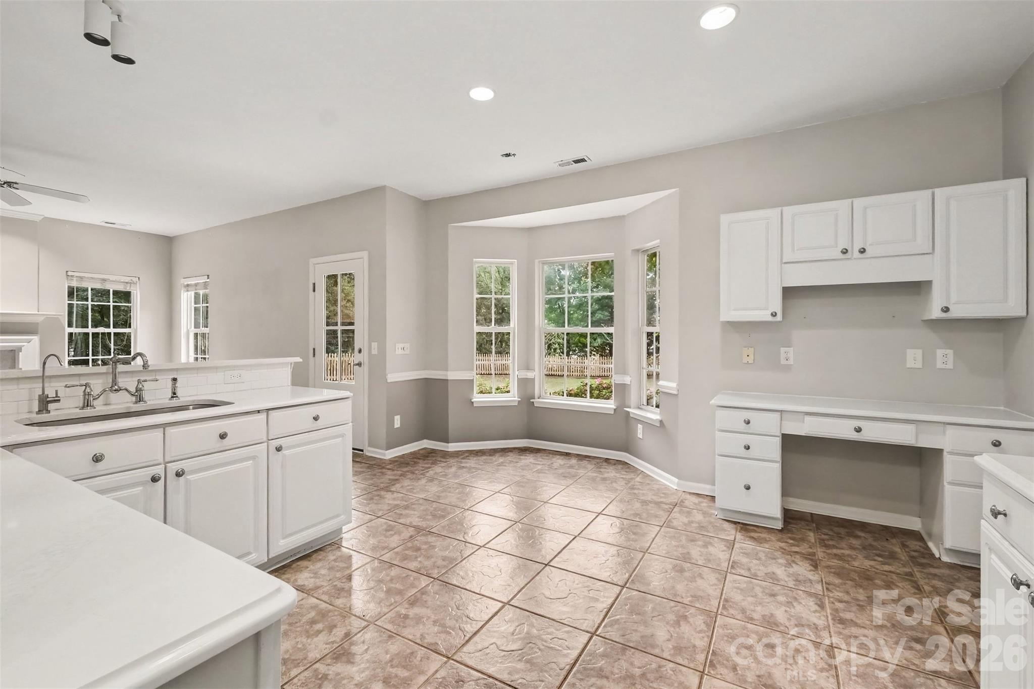Single Family Residence at 1372 Yorkshire Place NW, Concord, photo 15 of 35