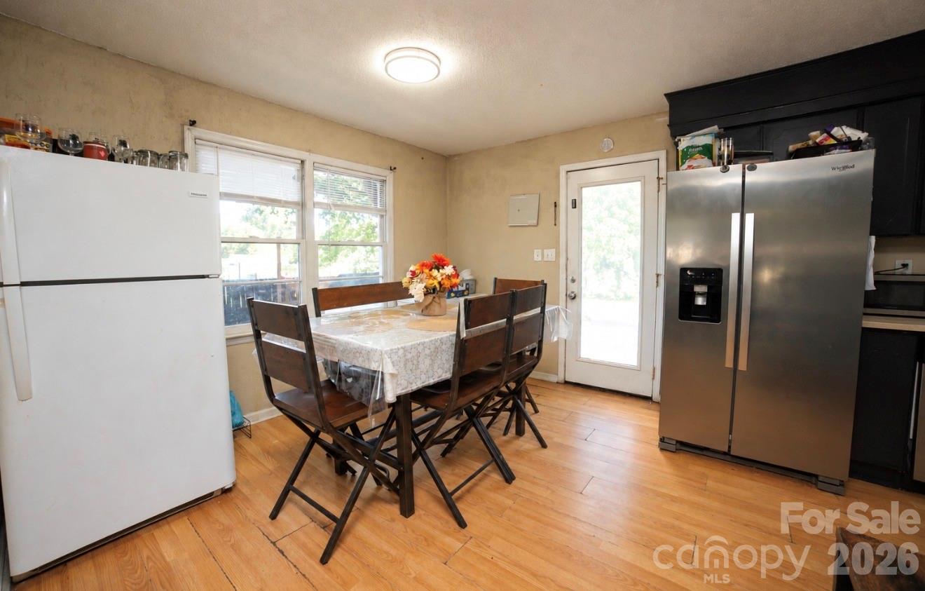 Single Family Residence at 712 Edgehill Drive, Monroe, photo 7 of 14