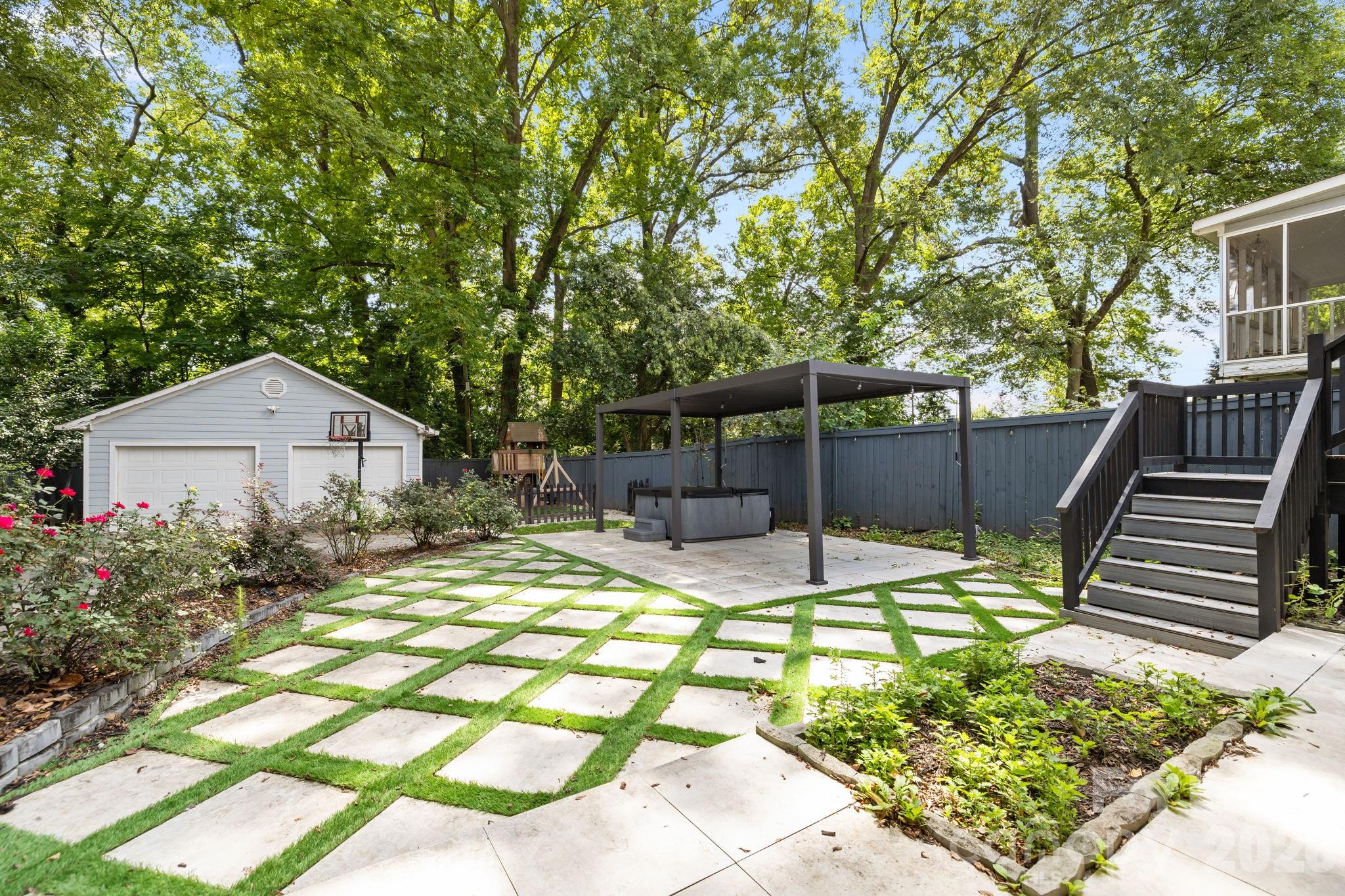 Single Family Residence at 1705 Fountain View, Charlotte, photo 29 of 48