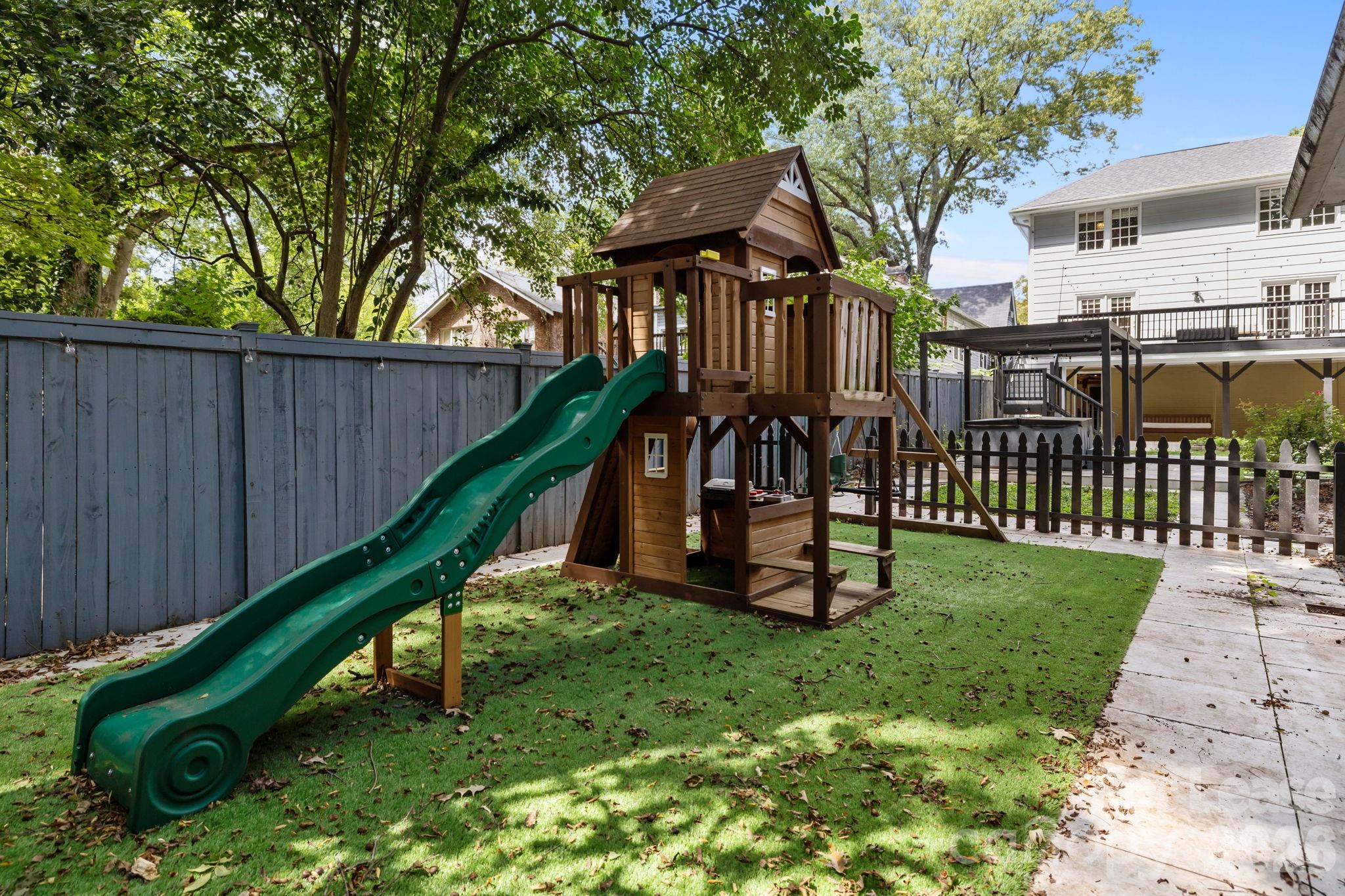 Single Family Residence at 1705 Fountain View, Charlotte, photo 31 of 48