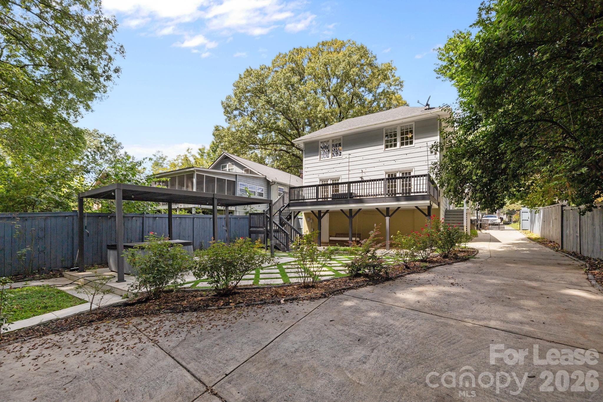 Single Family Residence at 1705 Fountain View, Charlotte, photo 38 of 48