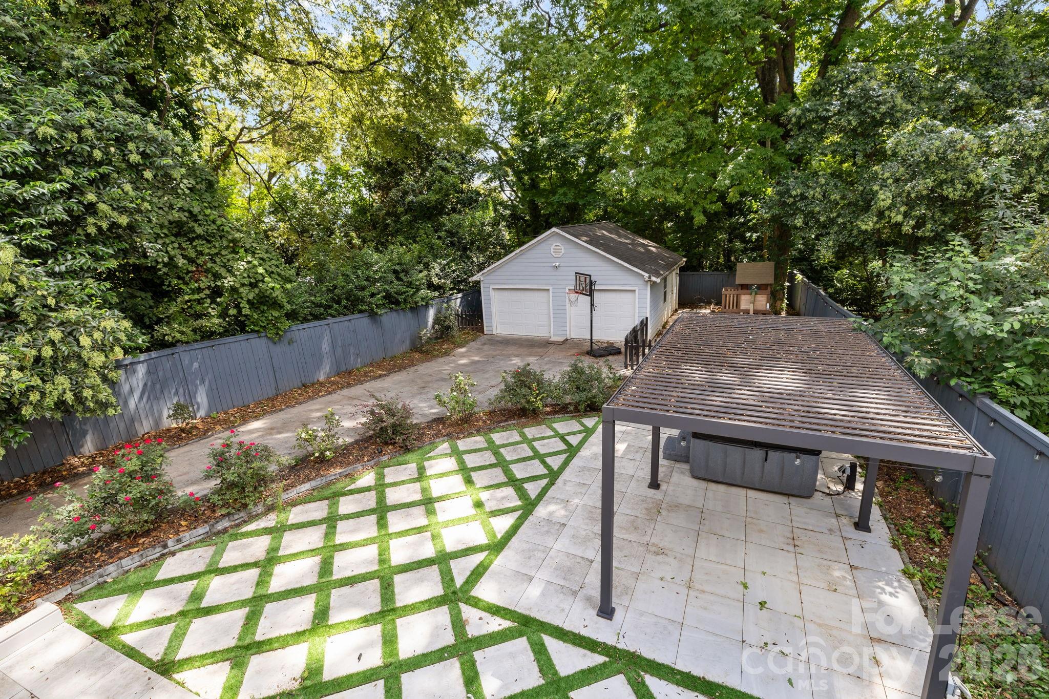 Single Family Residence at 1705 Fountain View, Charlotte, photo 39 of 48