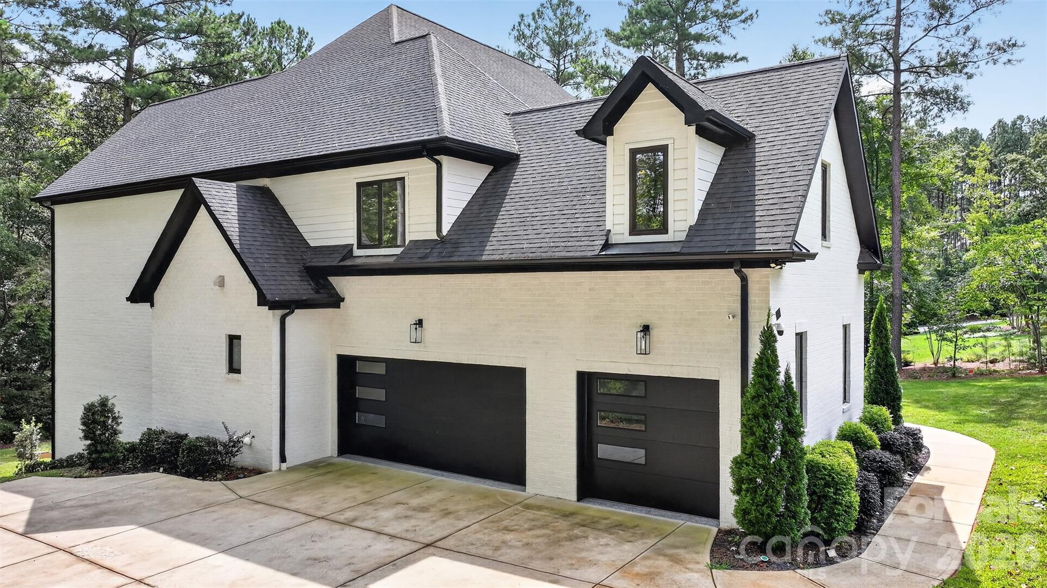Single Family Residence at 937 Fern Hill Road, Mooresville, photo 2 of 45