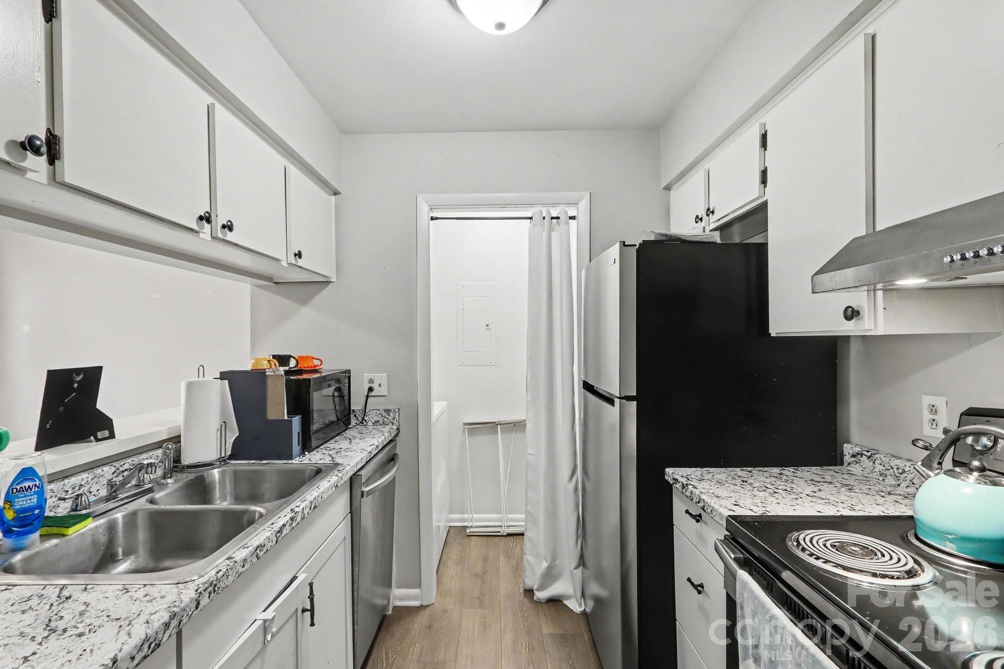 Condominium at 4401 Sharon Chase Drive, Charlotte, photo 3 of 8