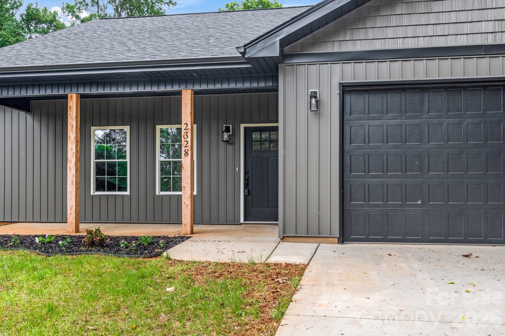 Single Family Residence at 2328 Summerlin Street, Winston Salem, photo 3 of 34
