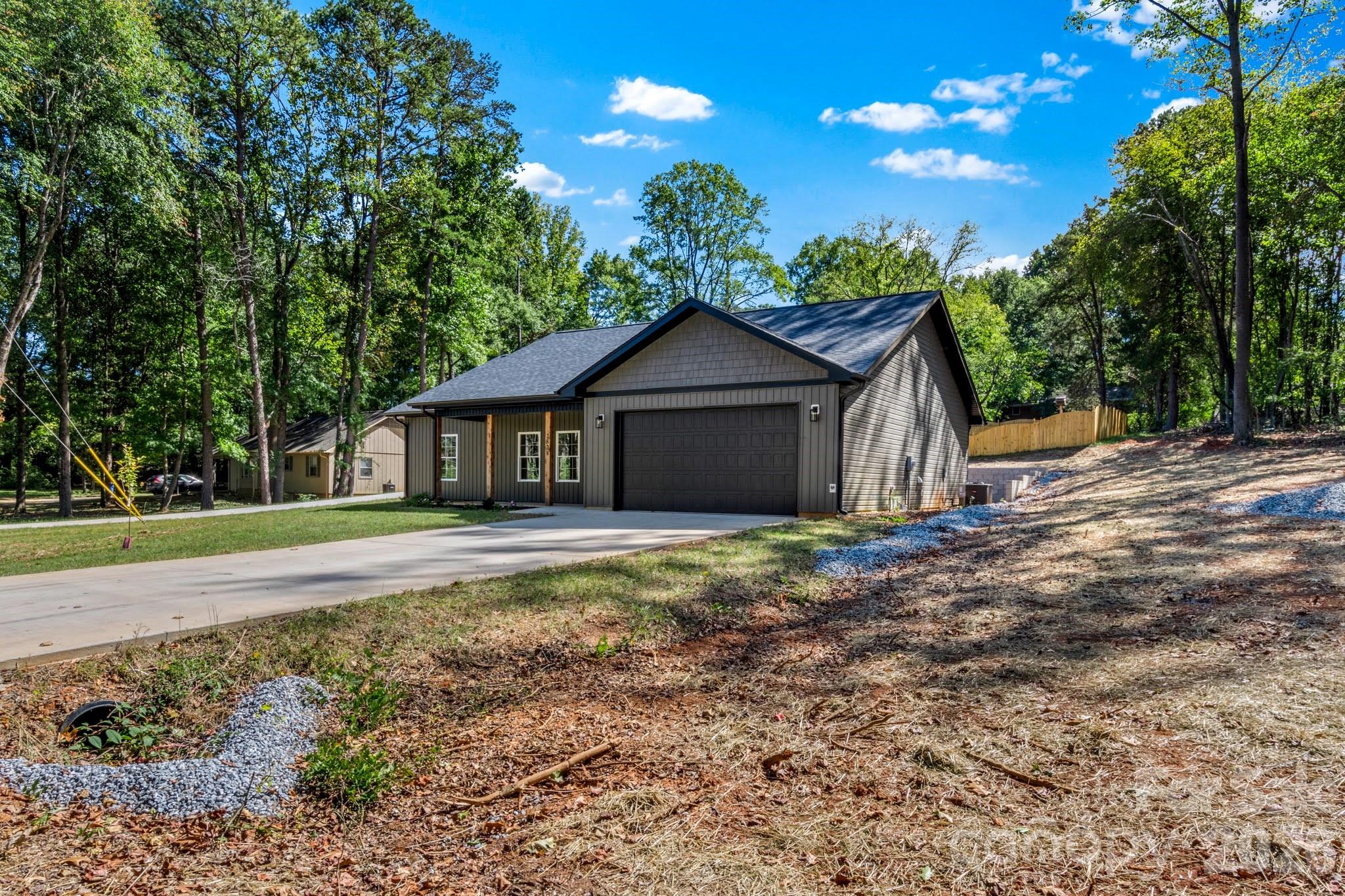Single Family Residence at 2328 Summerlin Street, Winston Salem, photo 33 of 34