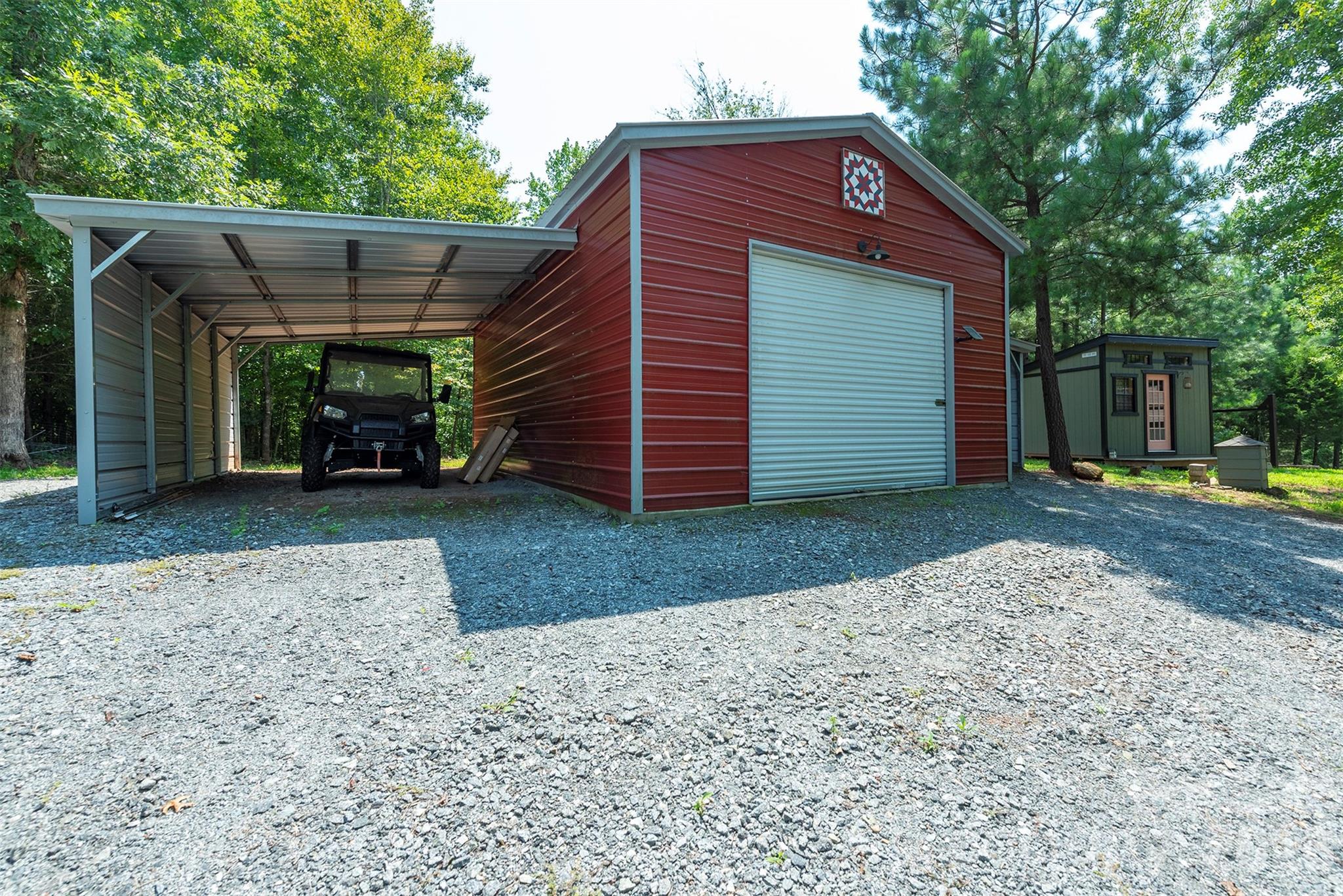 Garage with side covered parking - 4895 Hudlow Road, Union Mills