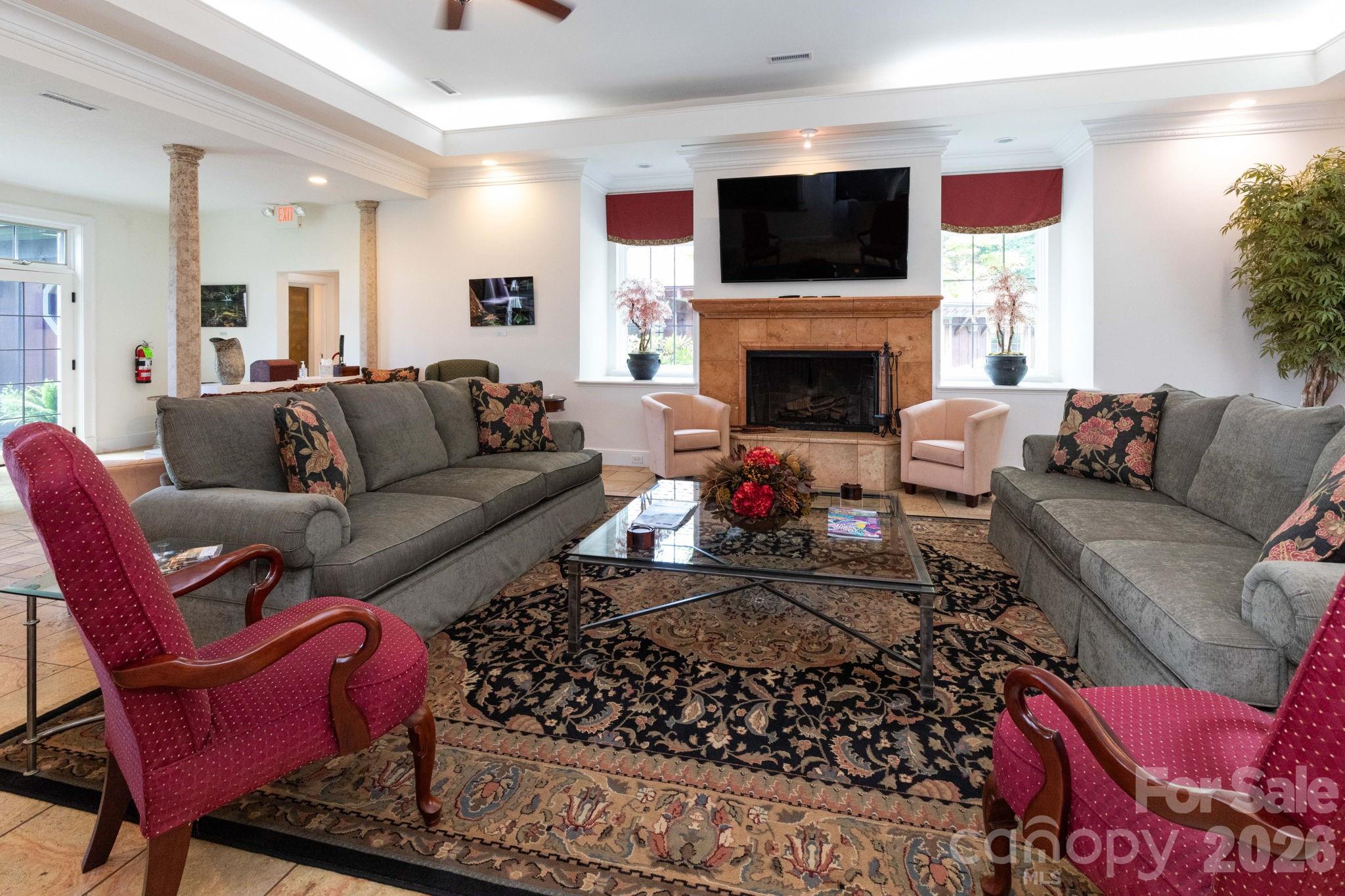 Sitting area in clubhouse. - 30 Finlaystone Trace, Waynesville