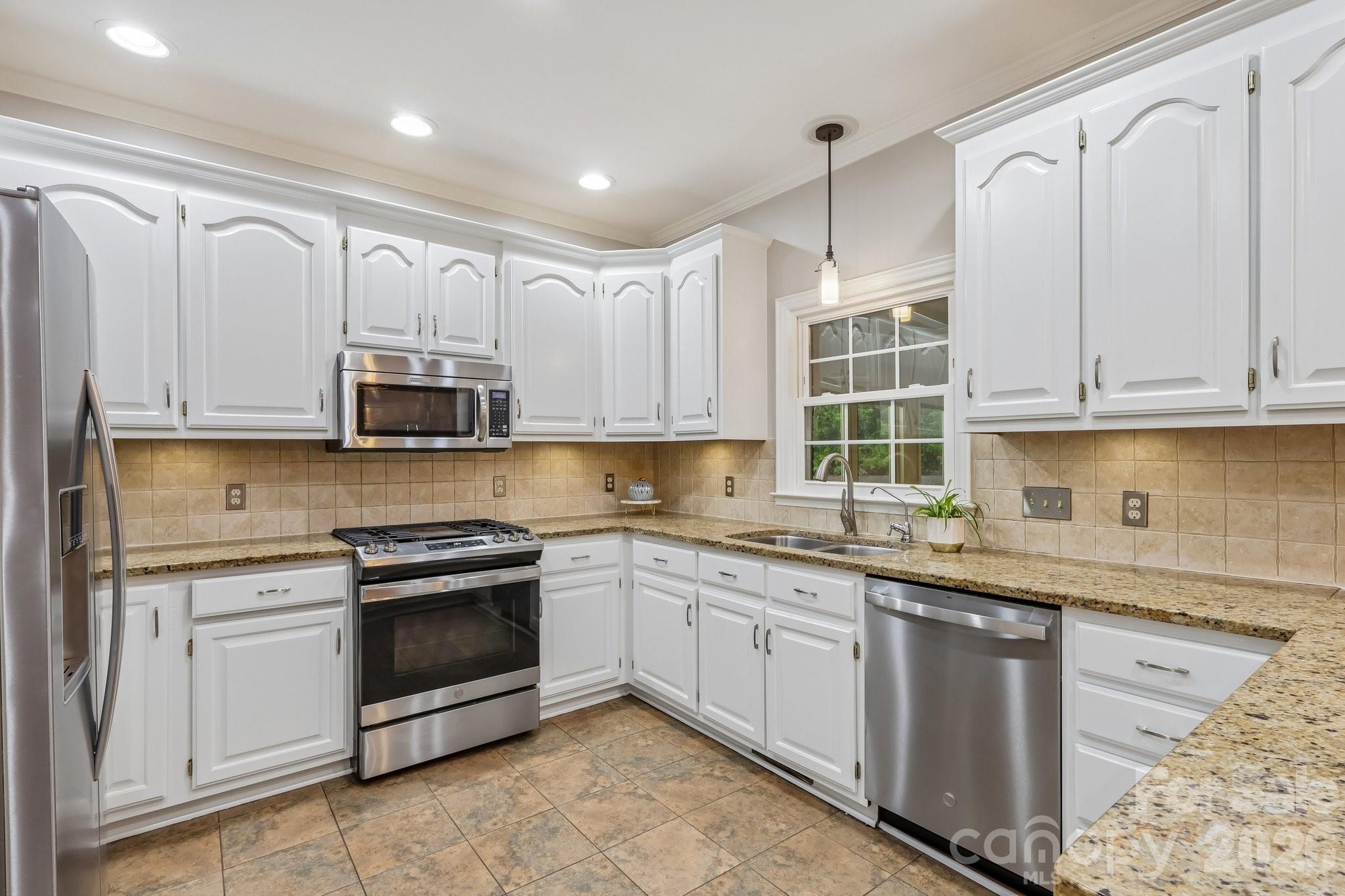 Single Family Residence at 5385 Stone Brook Court, Davidson, photo 10 of 41