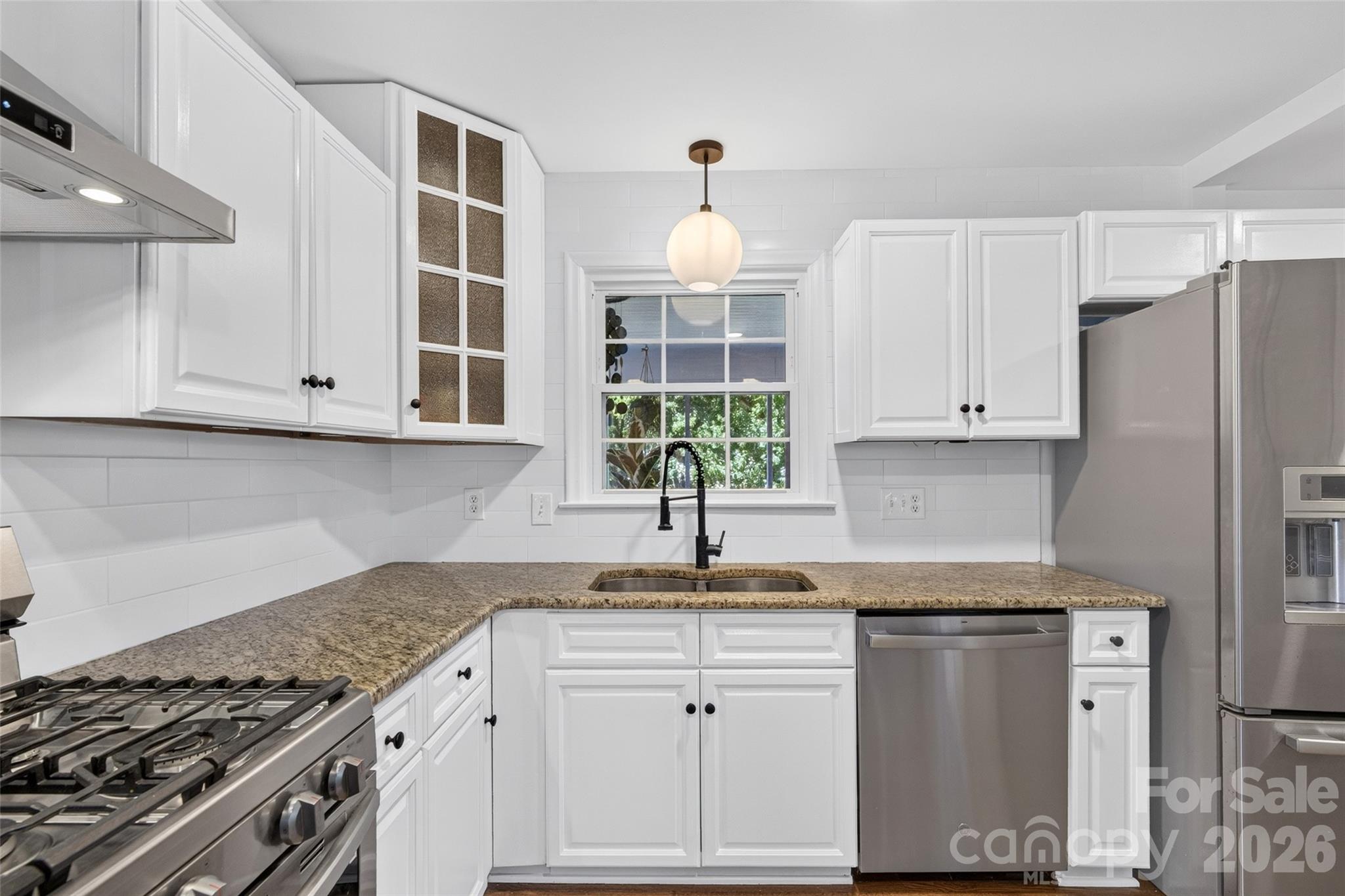 Stainless steel appliances - 19916 Floral Lane, Cornelius