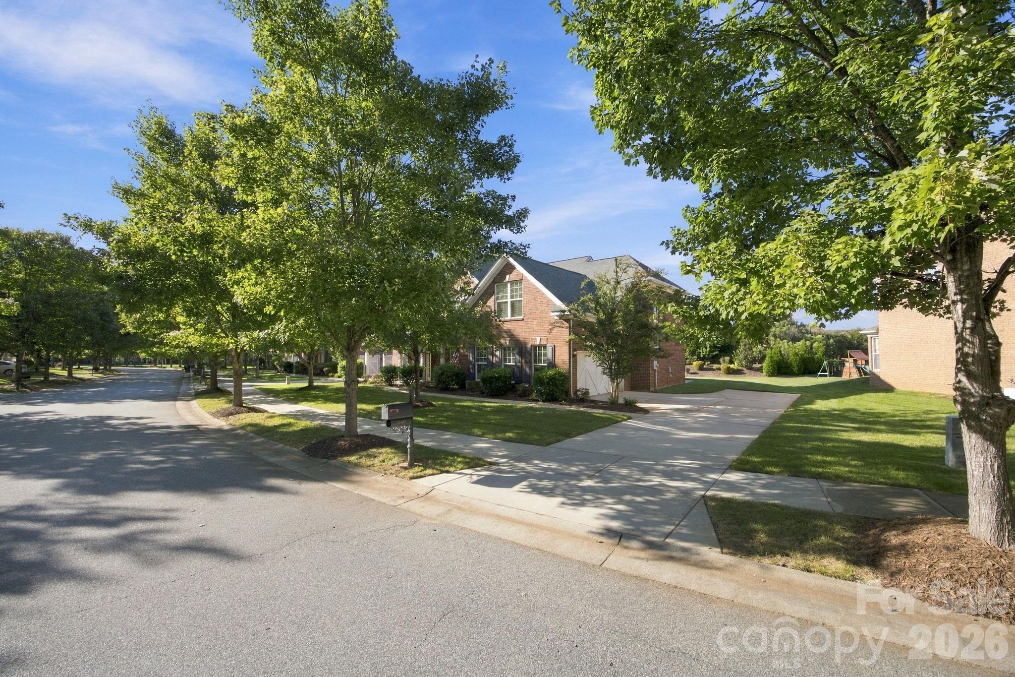 Single Family Residence at 146 Northbridge Drive, Mooresville, photo 4 of 48
