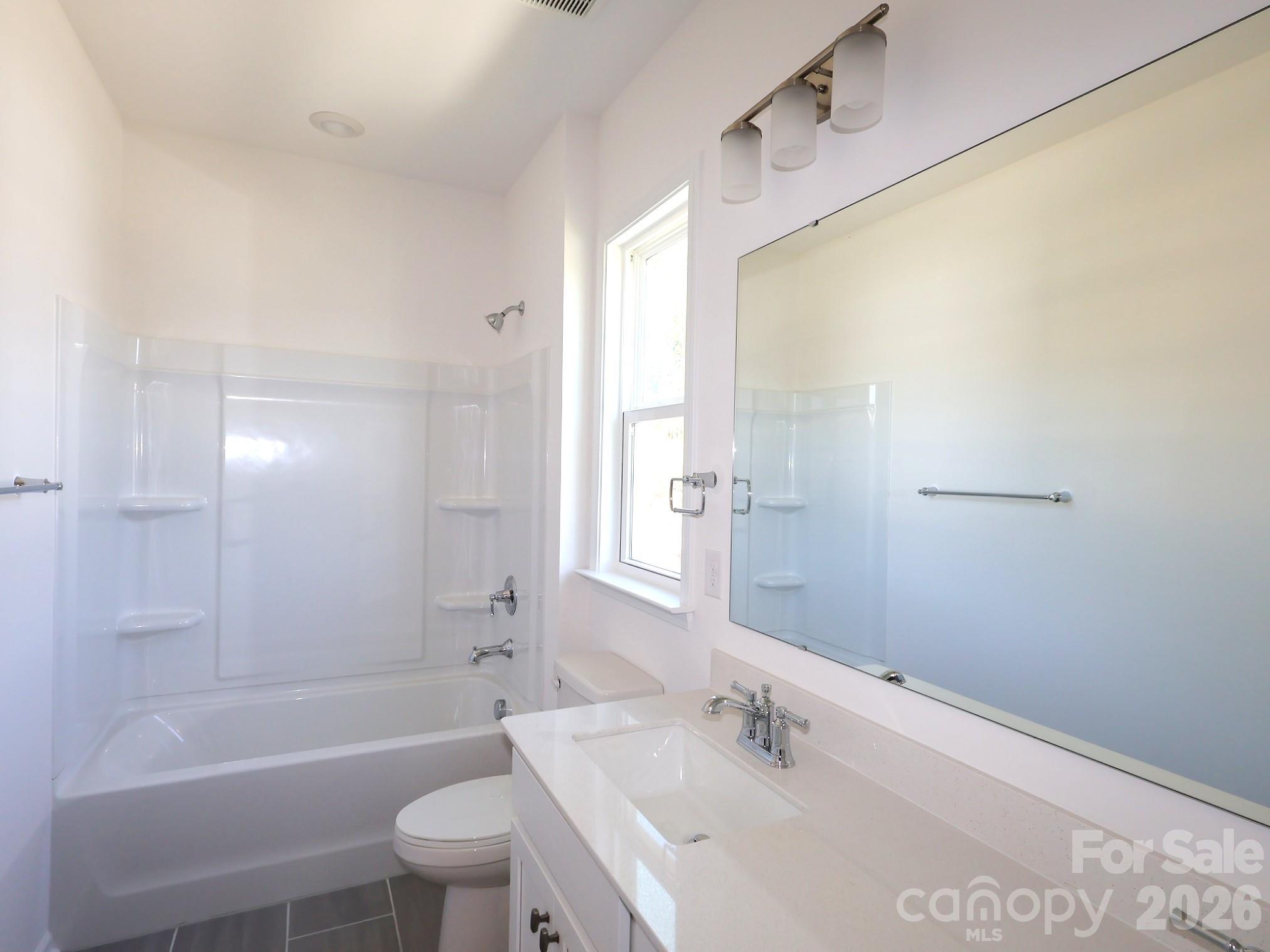 Secondary bathroom - 2970 Ballenger Street, Kannapolis