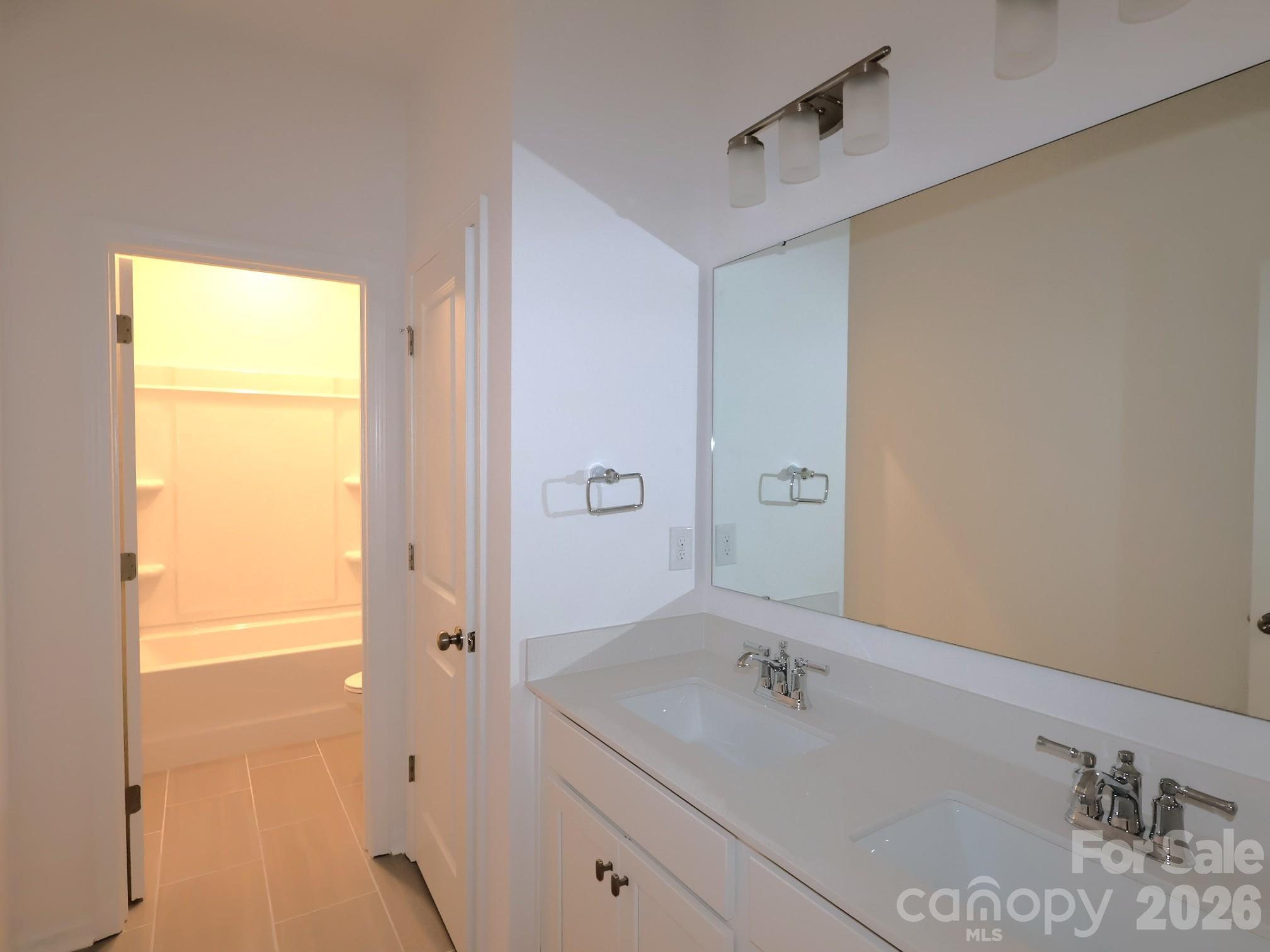Secondary bathroom - 2970 Ballenger Street, Kannapolis