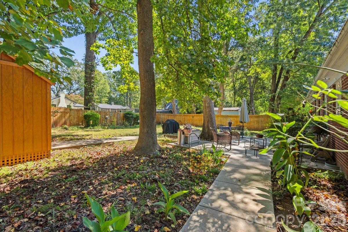 Single Family Residence at 1720 Flynwood Drive, Charlotte, photo 27 of 34