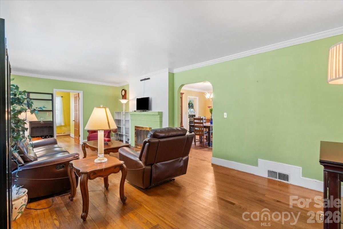 Single Family Residence at 1720 Flynwood Drive, Charlotte, photo 5 of 34