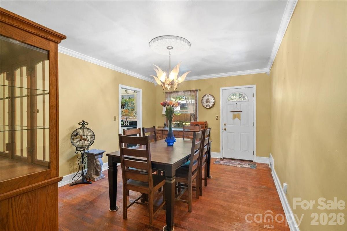 Single Family Residence at 1720 Flynwood Drive, Charlotte, photo 10 of 34