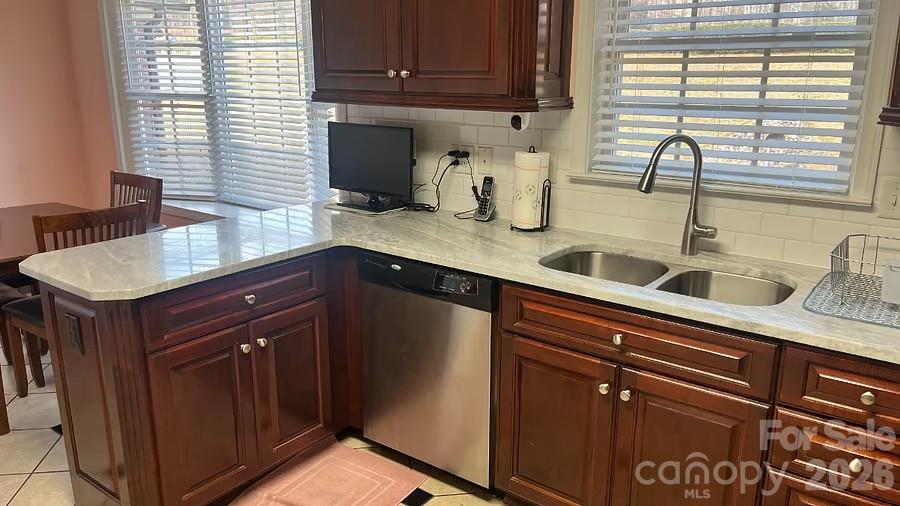 Condominium at 570 Queen Brogan Court, Gastonia, photo 18 of 35
