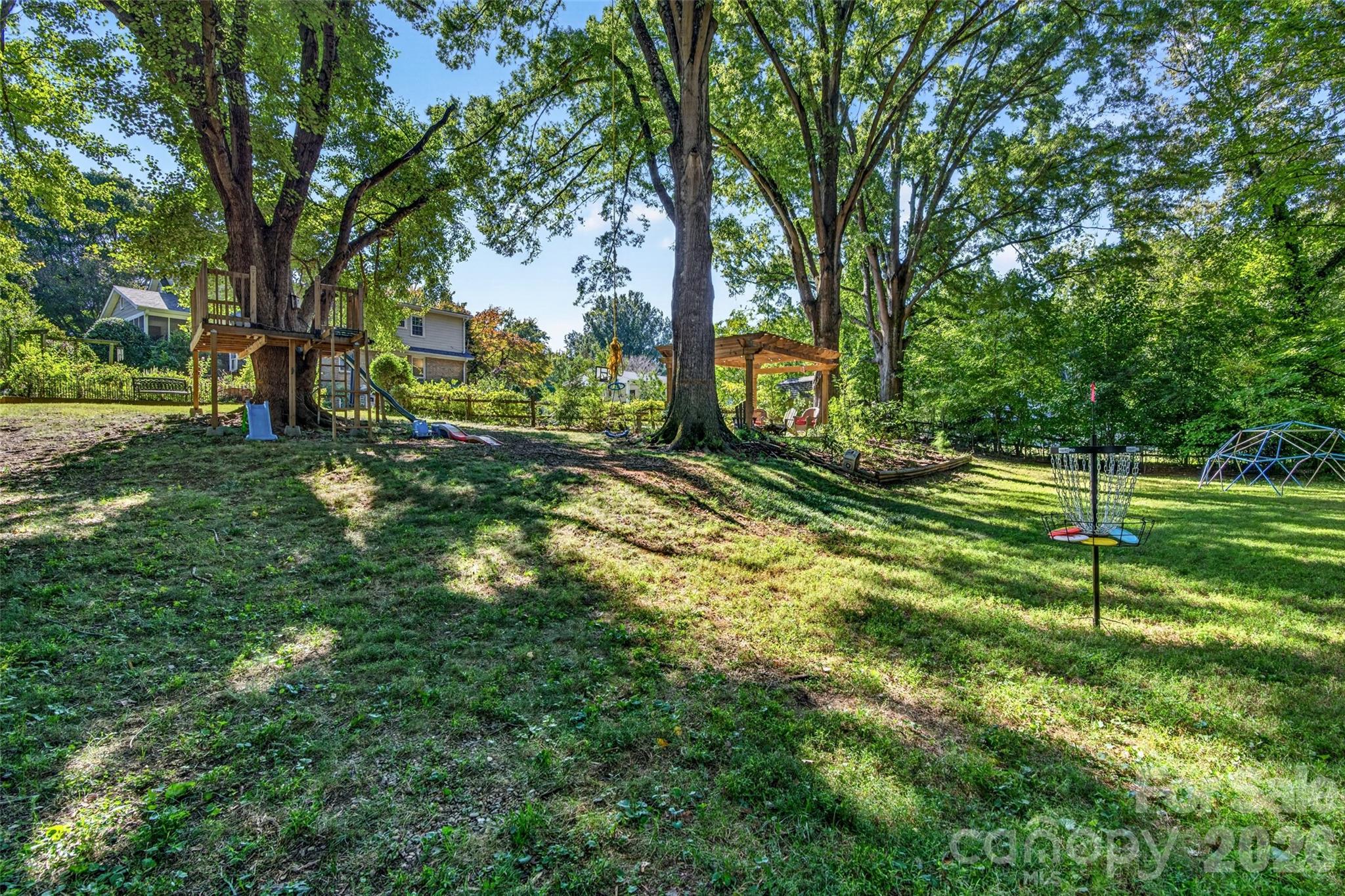Huge yard - 19916 Floral Lane, Cornelius