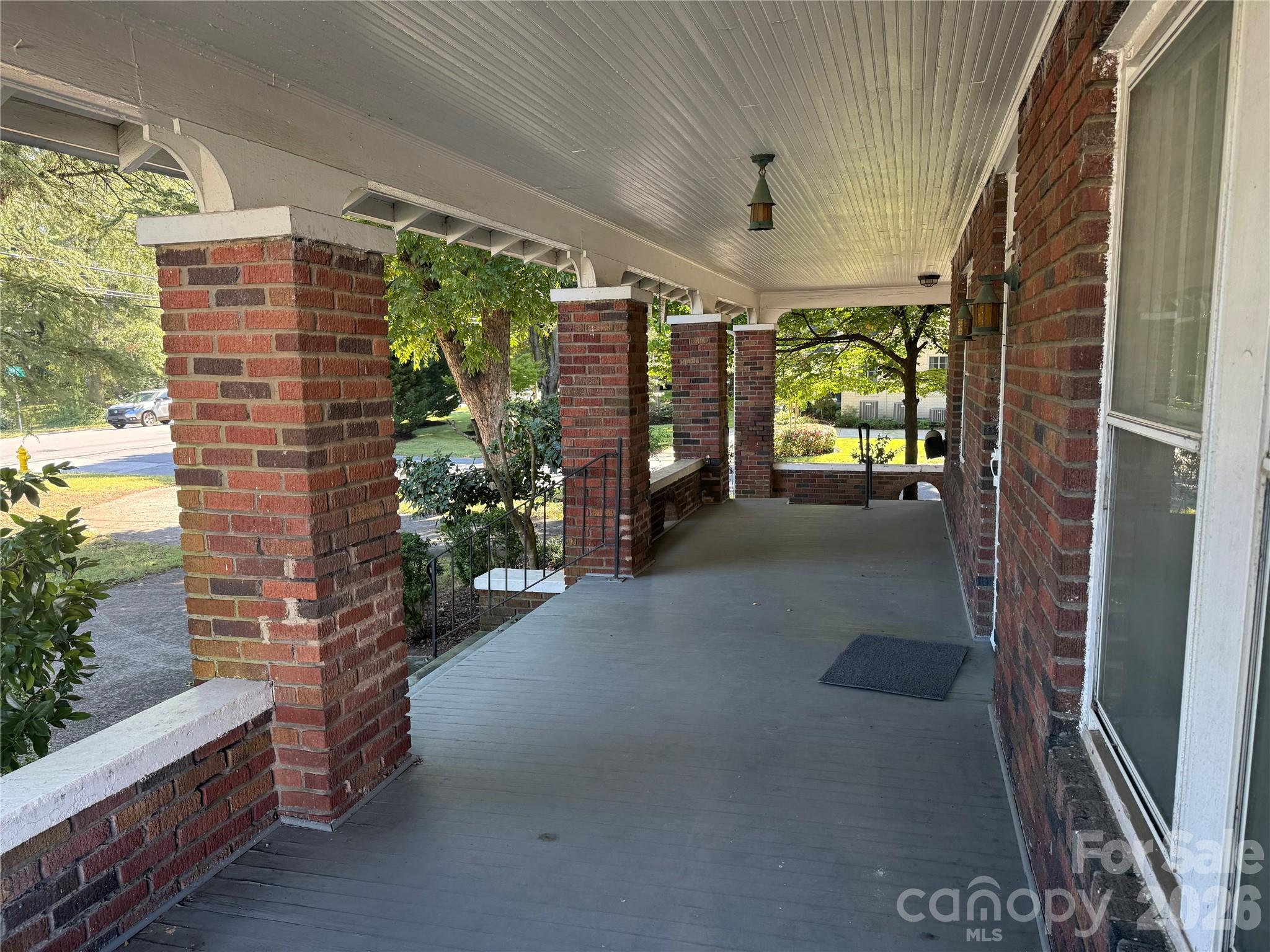 Single Family Residence at 718 E E Franklin Street, Monroe, photo 8 of 15