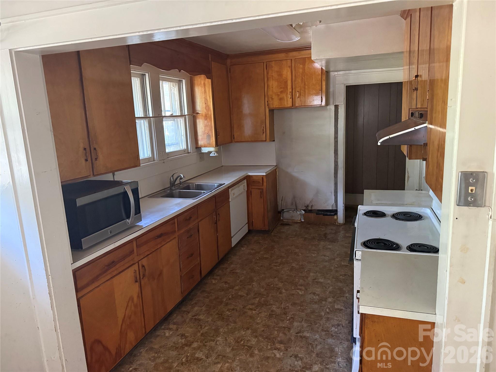 Single Family Residence at 718 E E Franklin Street, Monroe, photo 12 of 15