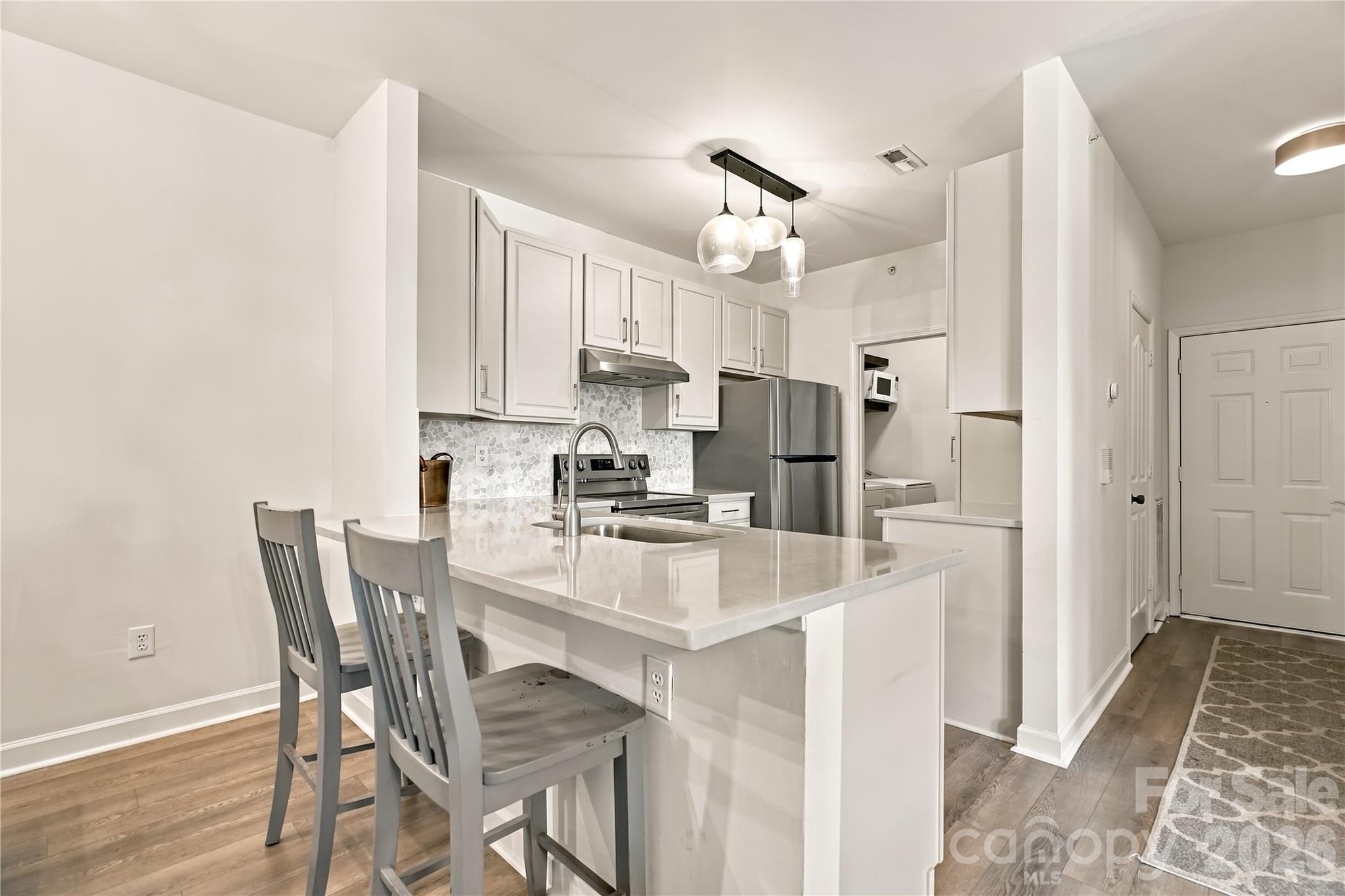 Condominium at 19819 Deer Valley Drive, Cornelius, photo 13 of 38