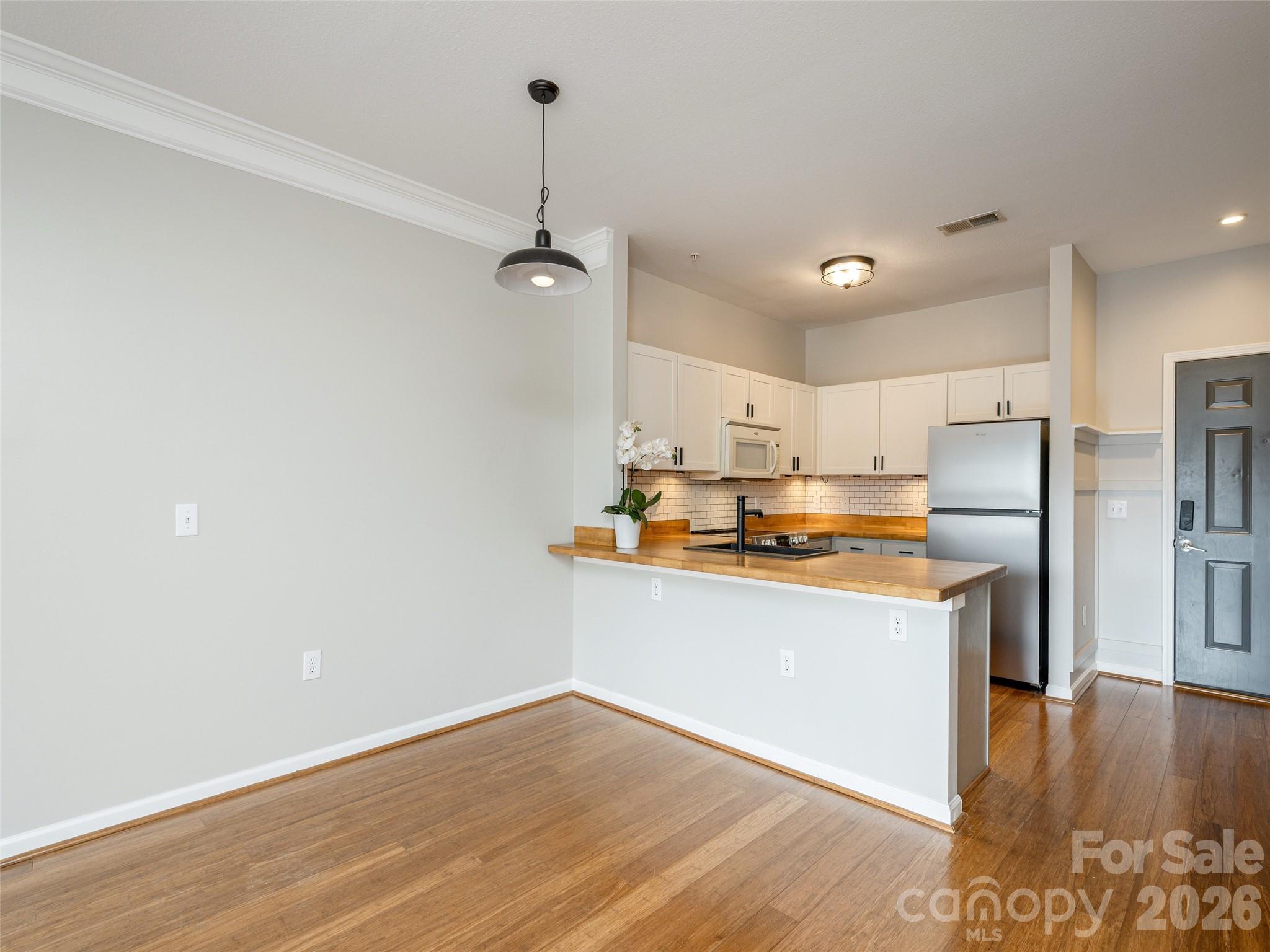 Condominium at 437 Appeldoorn Circle, Asheville, photo 12 of 31