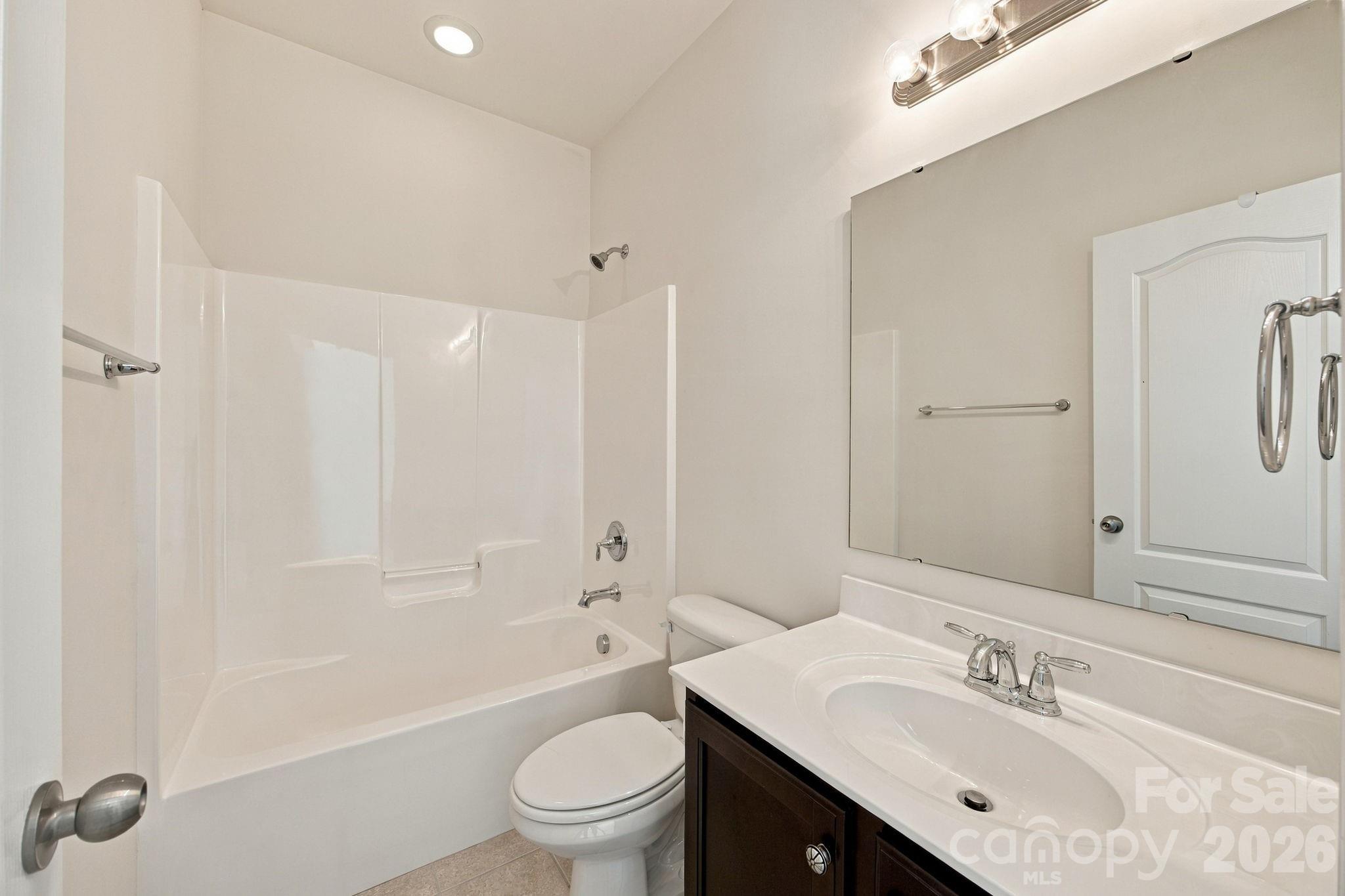 Ensuite Bath - 146 Northbridge Drive, Mooresville