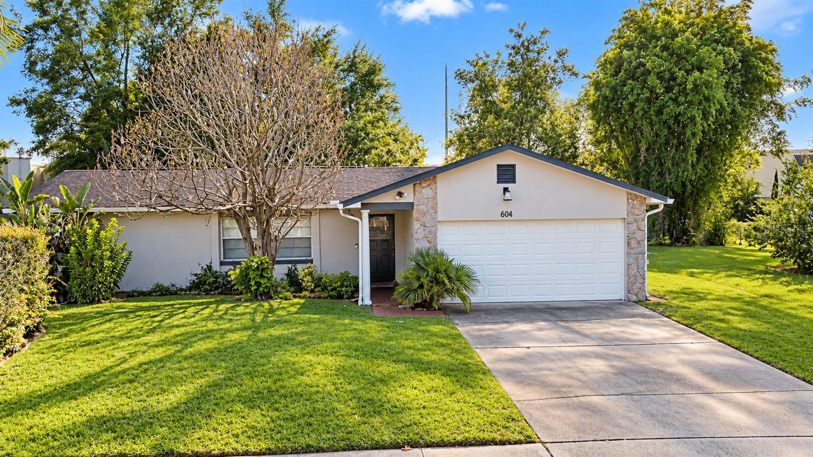 604 RIVERWOODS CIR