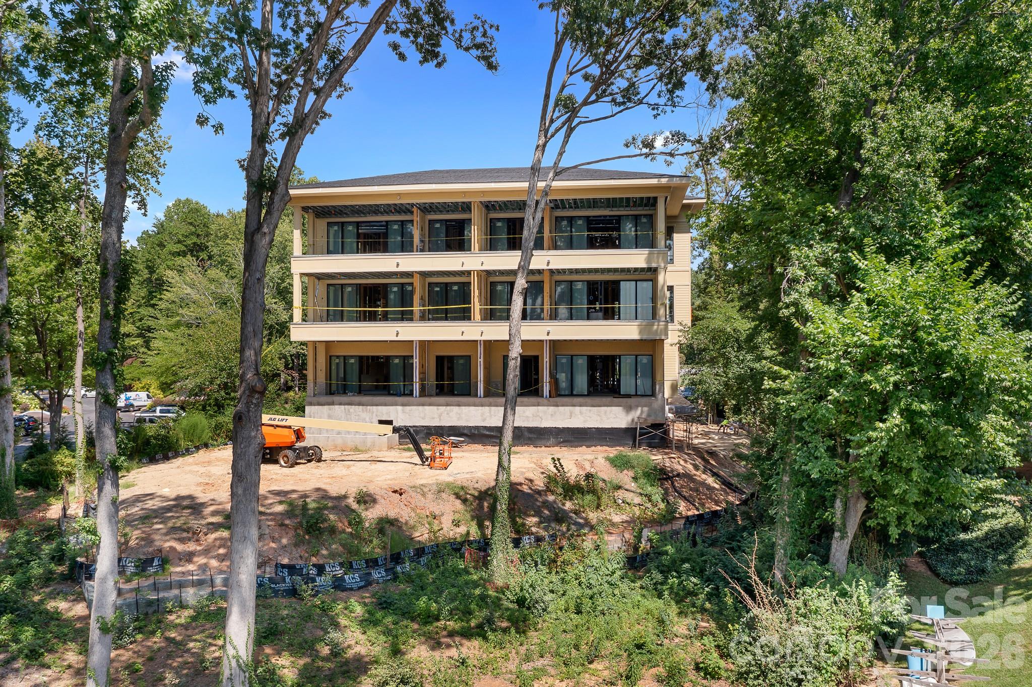 Condominium at 620 Southwest Drive, Davidson, photo 17 of 20