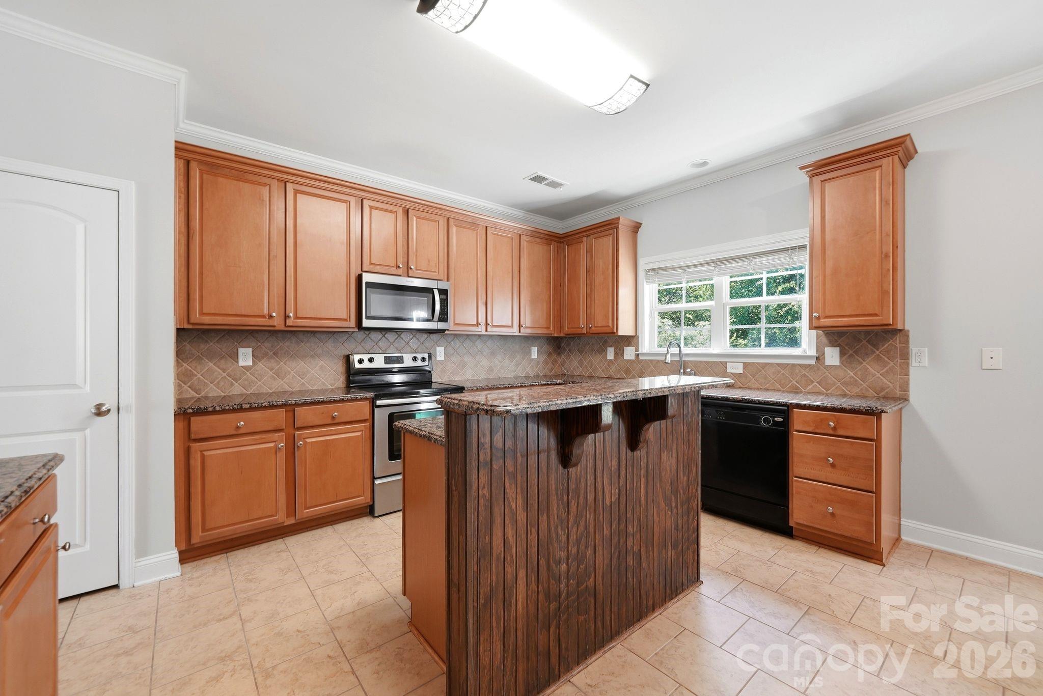 Single Family Residence at 2978 NW Deep Cove Drive NW, Concord, photo 13 of 44