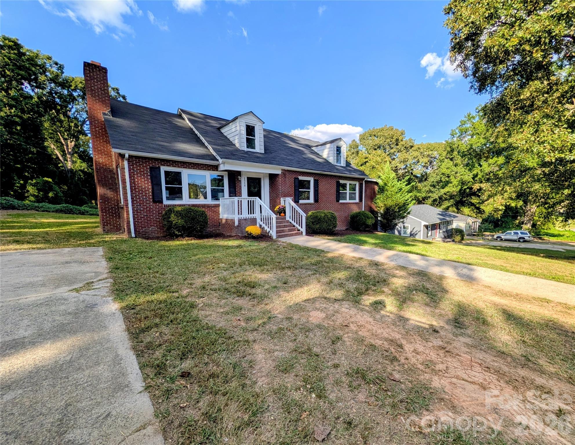 Single Family Residence at 2048 Simmons Street, Gastonia, photo 3 of 33