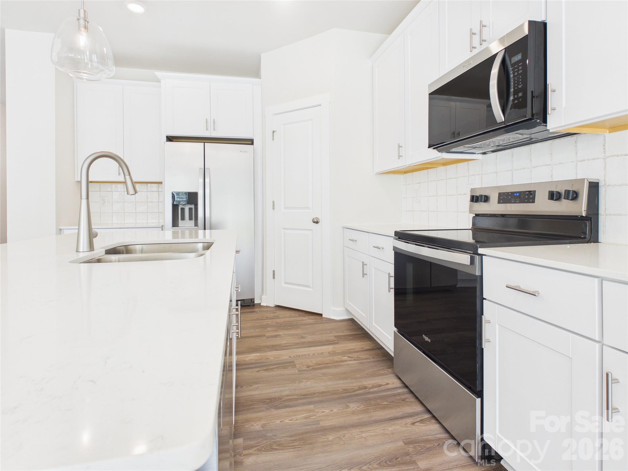 Townhouse at 105 Dilling Street N, Kings Mountain, photo 8 of 34