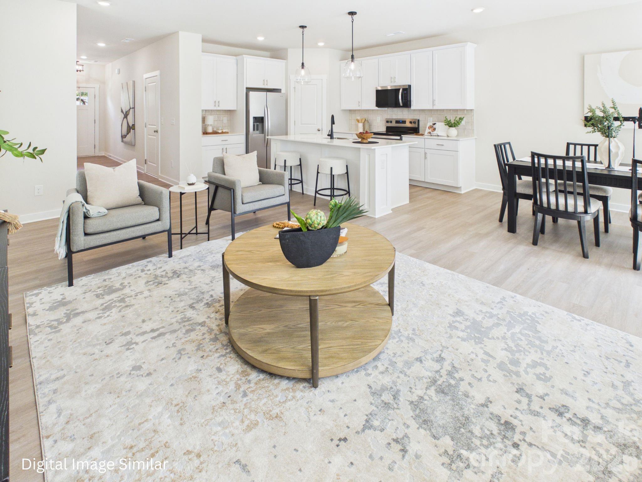 Family Room - 105 Dilling Street N, Kings Mountain